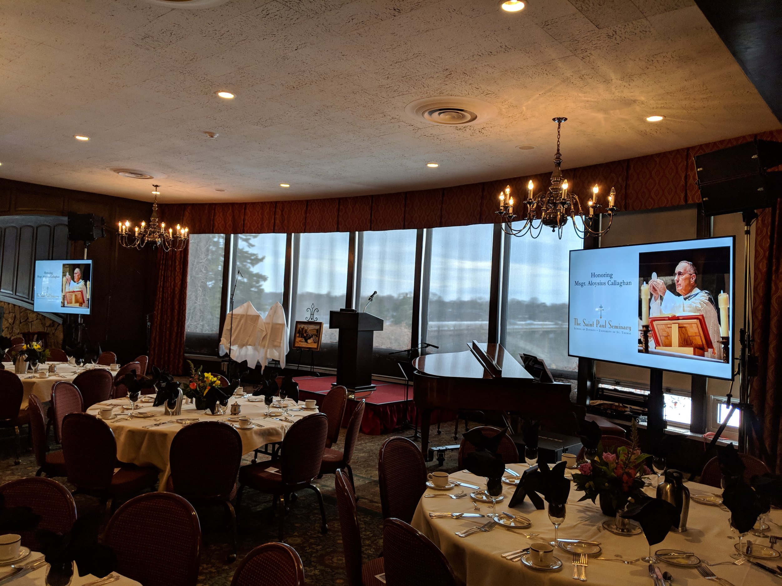 Audio and TV Rental at Town and Country Club in St Paul