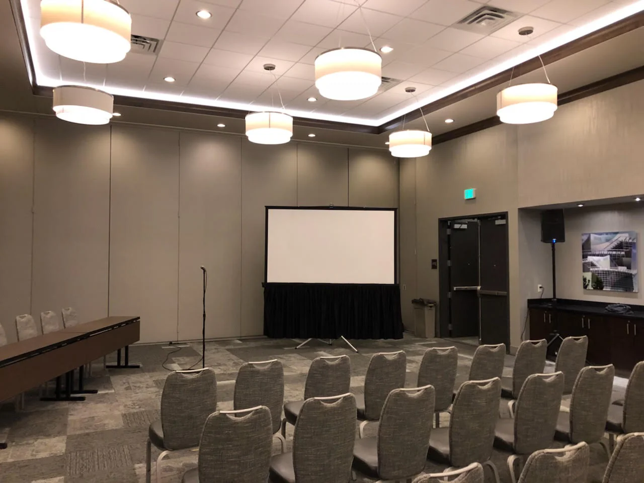 Audio and Video Rental at Embassy Suites in St Paul