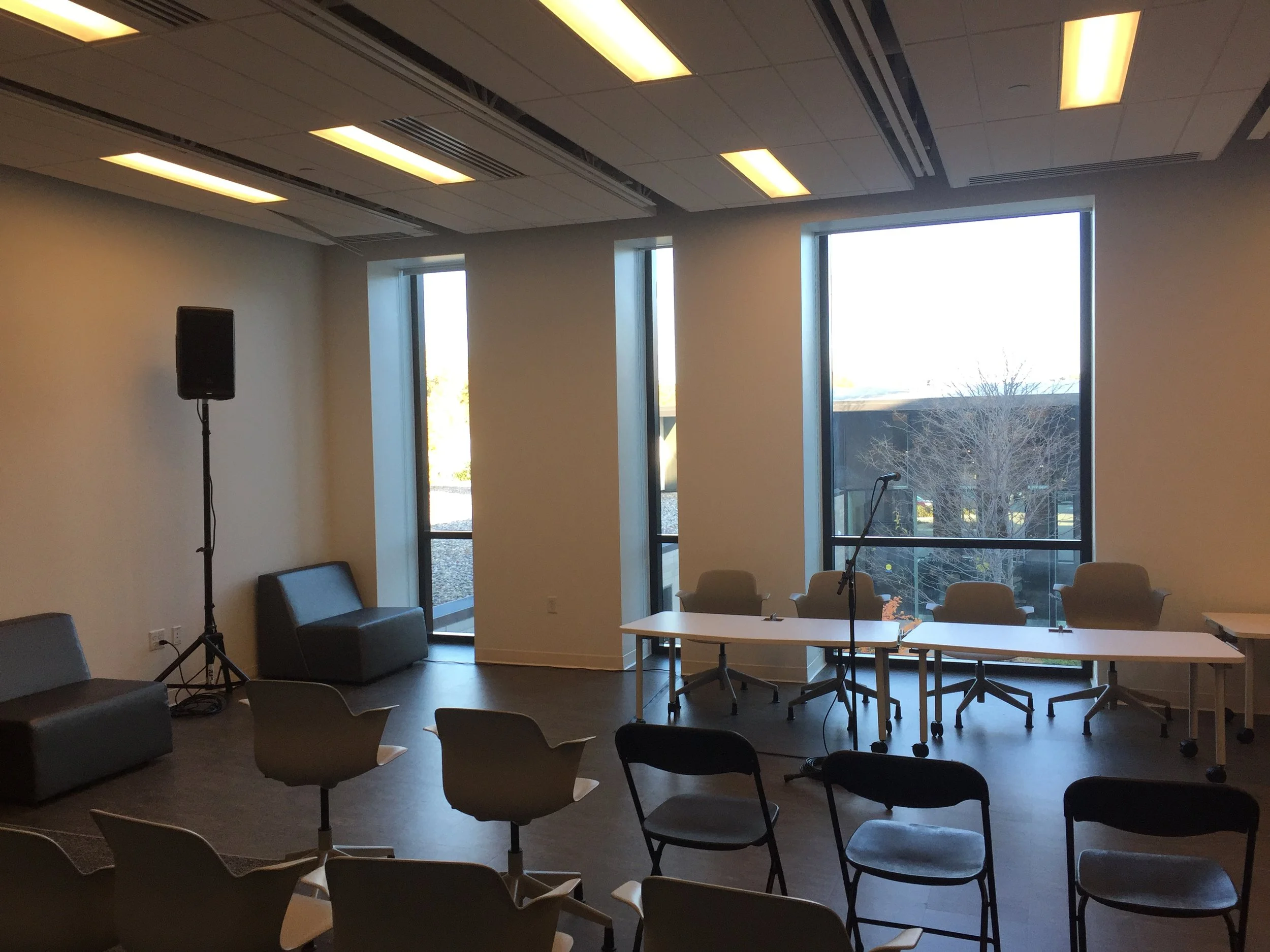 Speaker and Microphone Rental in Minneapolis