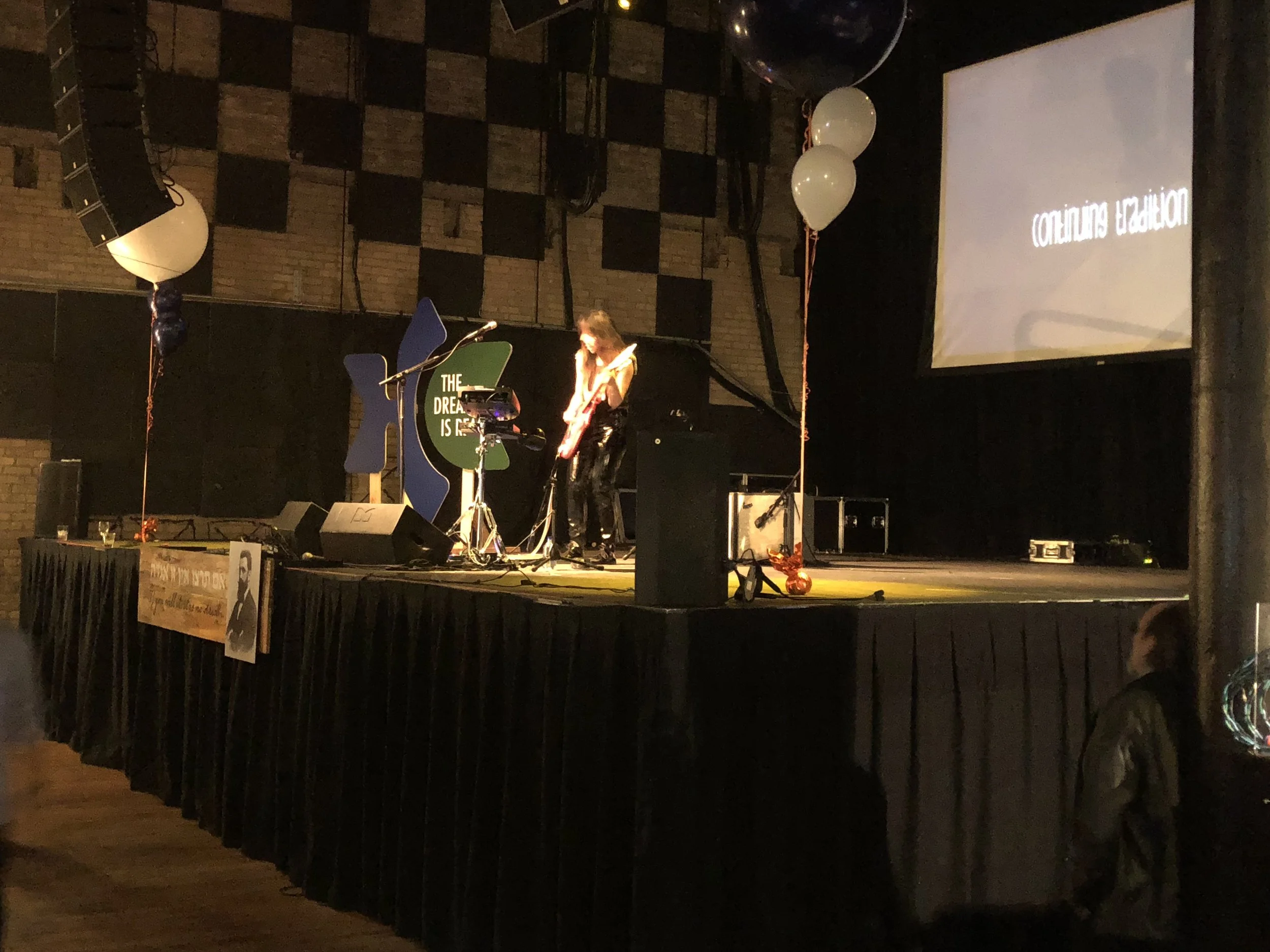 Projector and Screen Rental in Minneapolis
