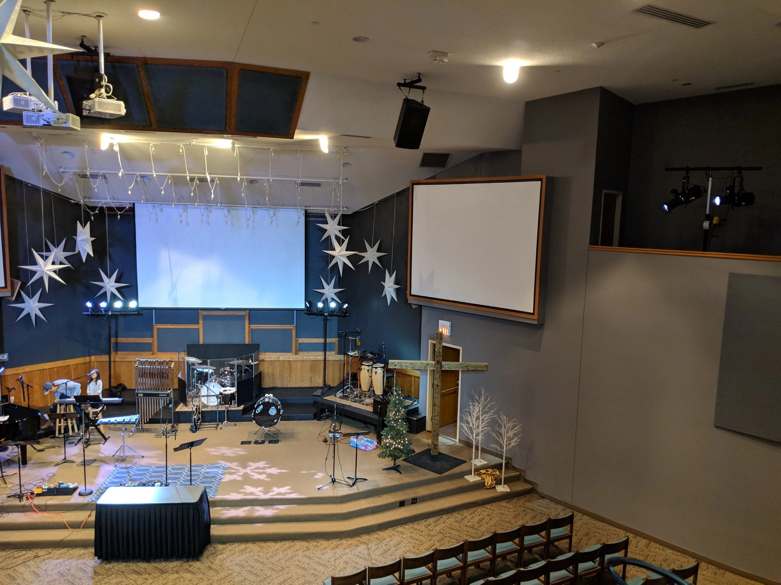 Picture of AV for You lighting rental equipment at the Evangelical Free Church in Maplewood