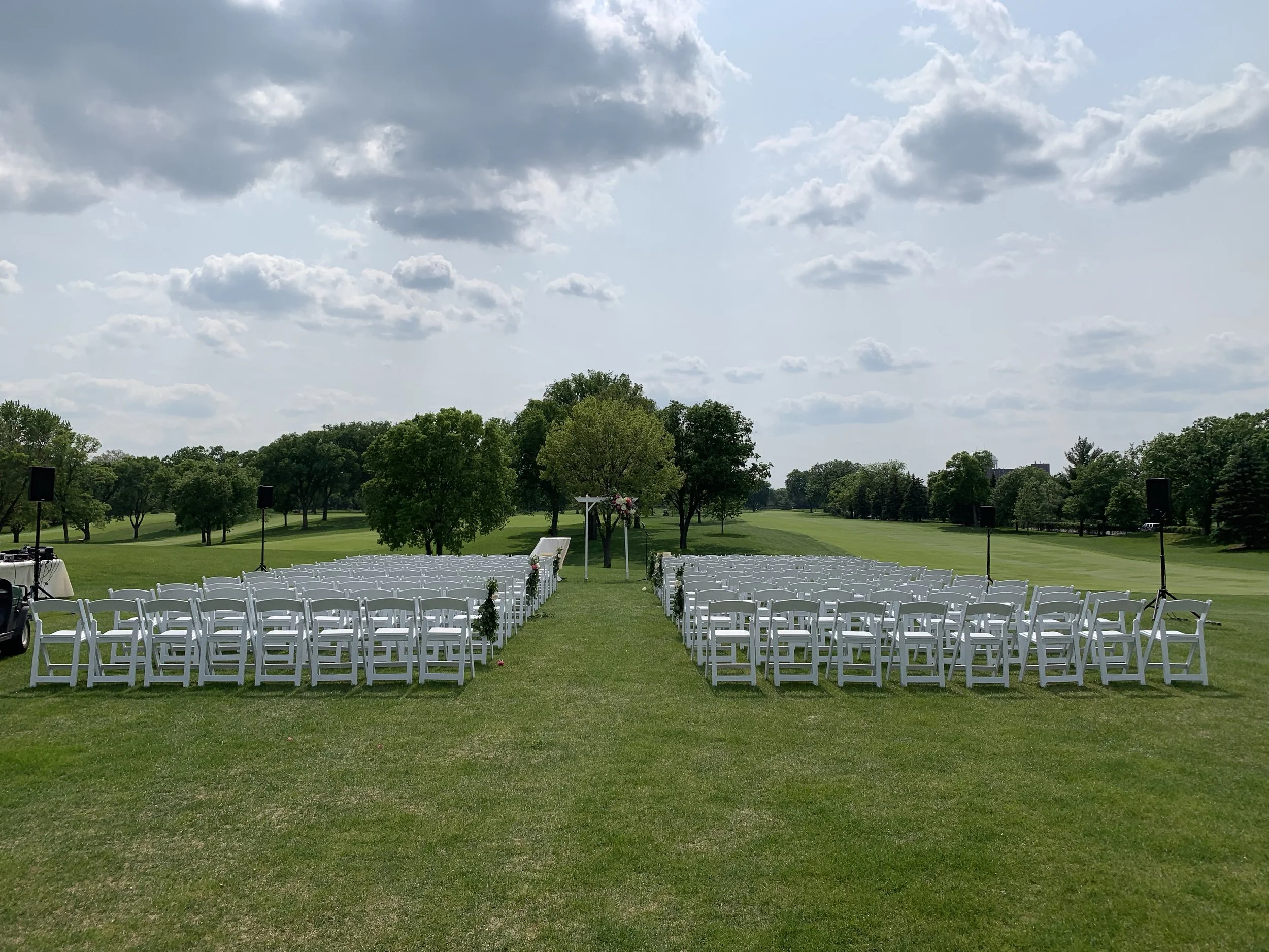 Outdoor Wedding Ceremony at the Golden Valley Golf &amp; Country Club