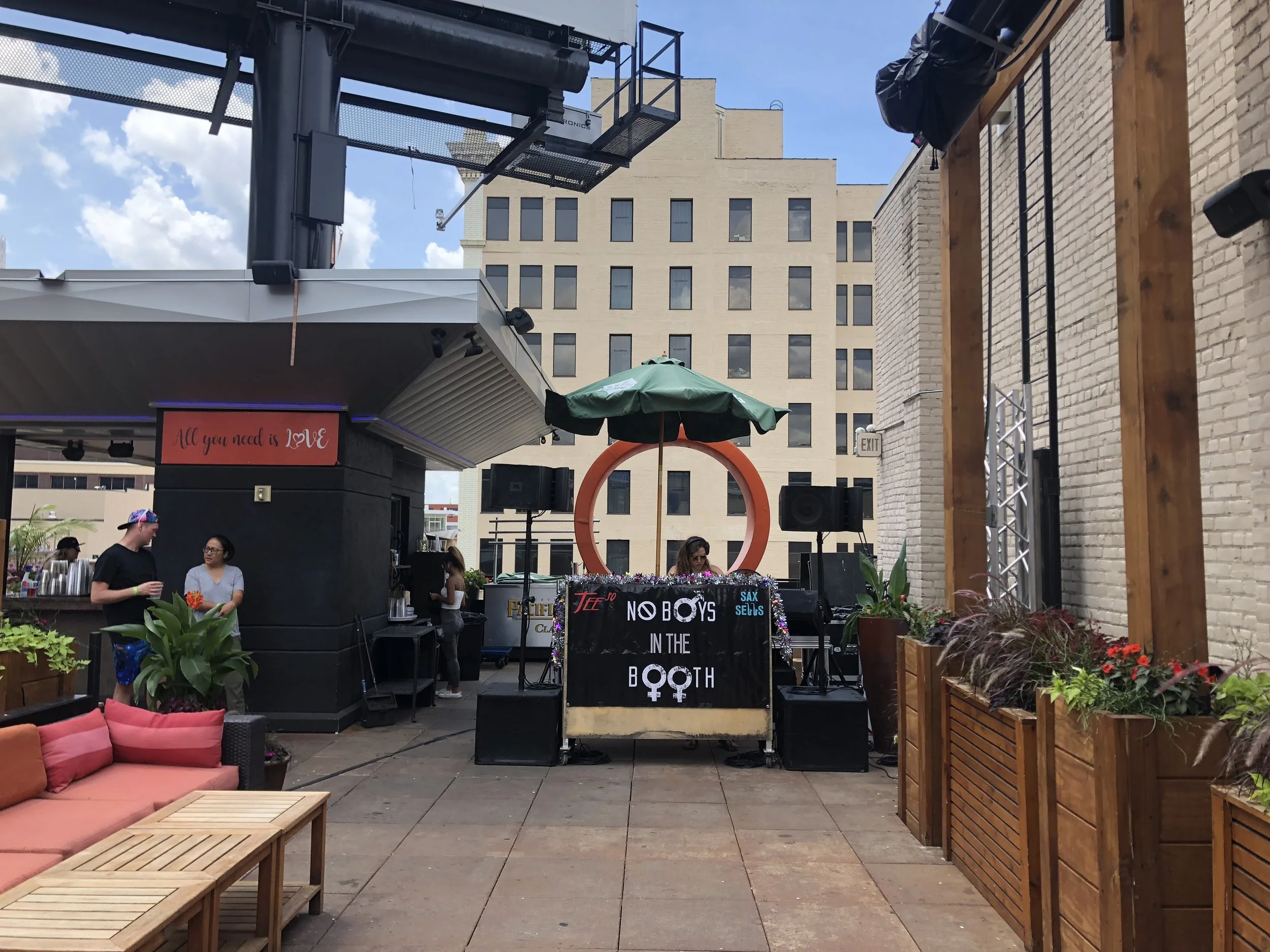 Speaker and Subwoofer Rental at Seven in Minneapolis  