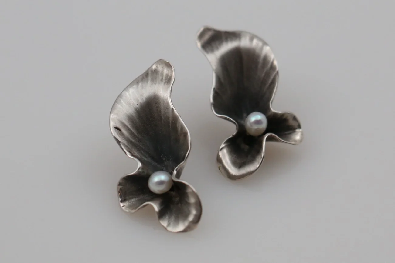 Oxidized Sterling Silver Leaf Flower with Freshwater Pearl Post Earring 