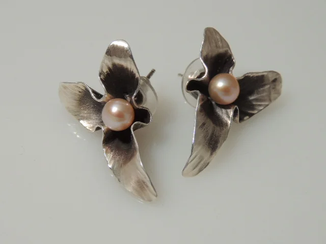 Oxidized Sterling Silver 3 Petal Lily Flower with Freshwater Pearl Post Earrings