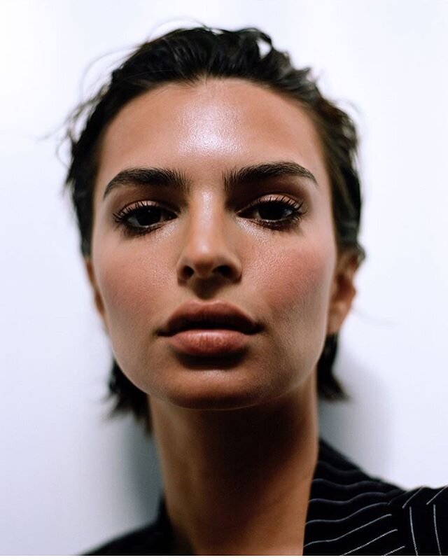 Happy Birthday Emily! Loads of love 🌸💗🌸 @emrata