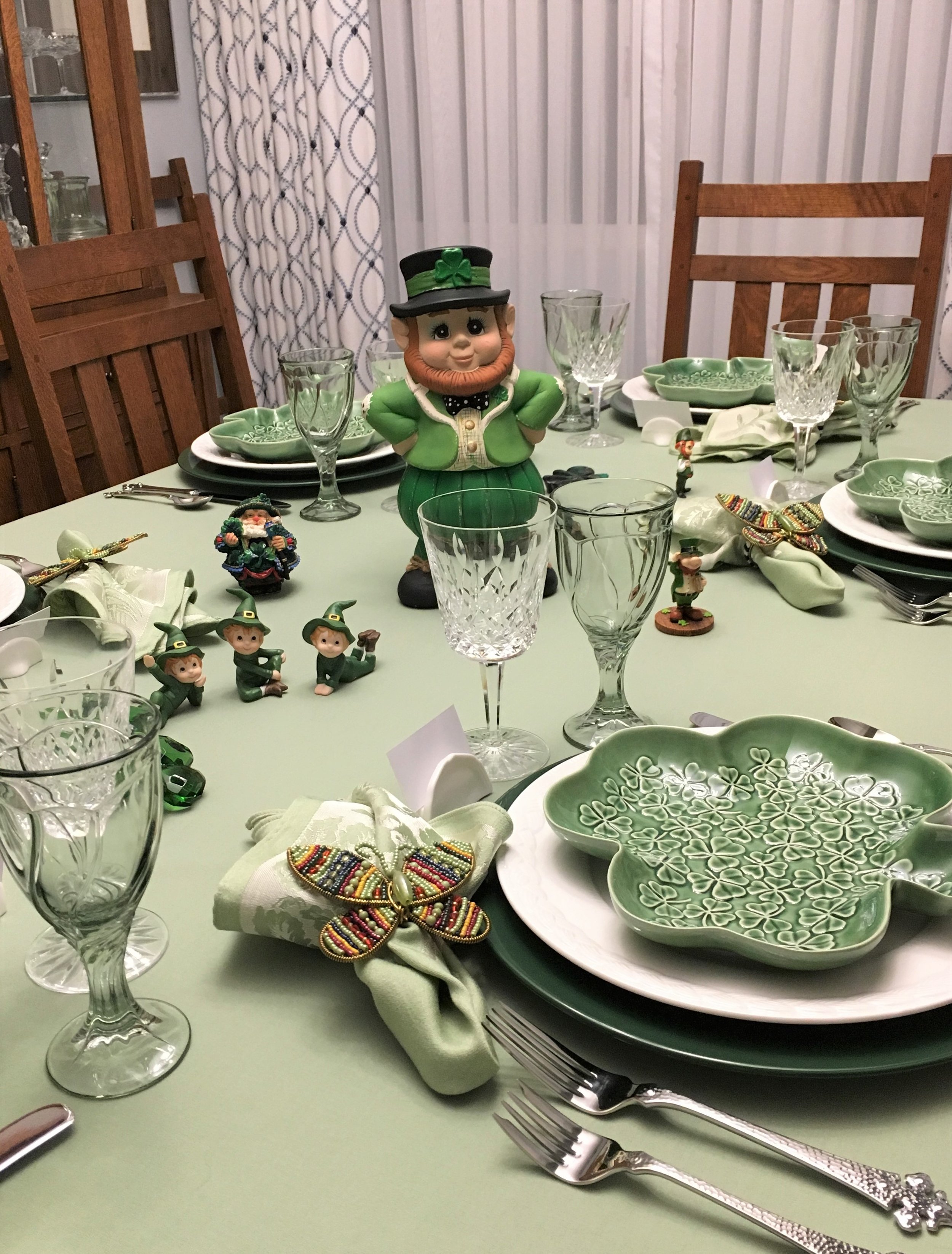 Cups & Napkins Plates St Patrick's Day Shamrock Tableware Tablecover 
