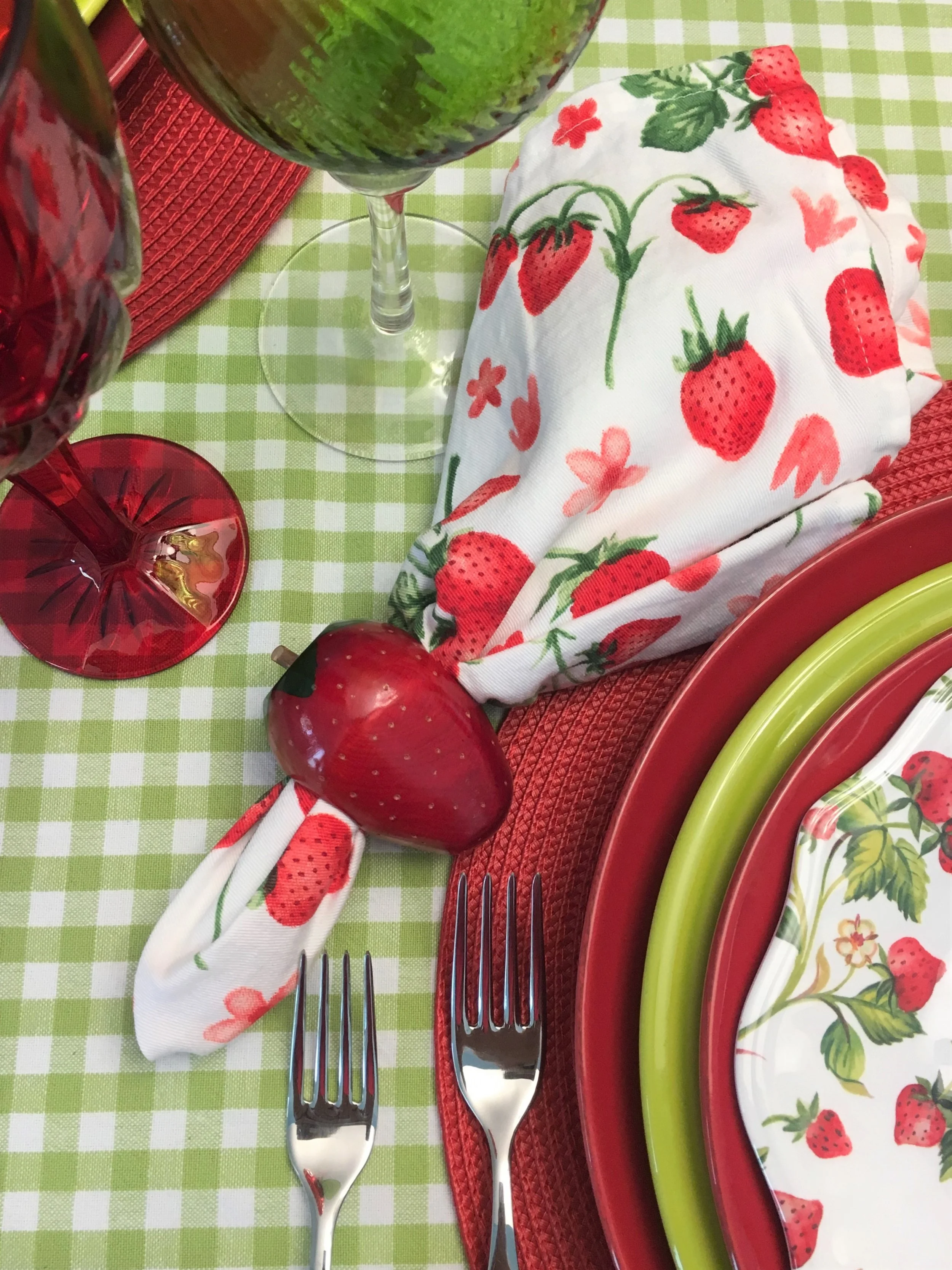 Green Gingham and Strawberries, a Tablescape for Summertime — Whispers ...