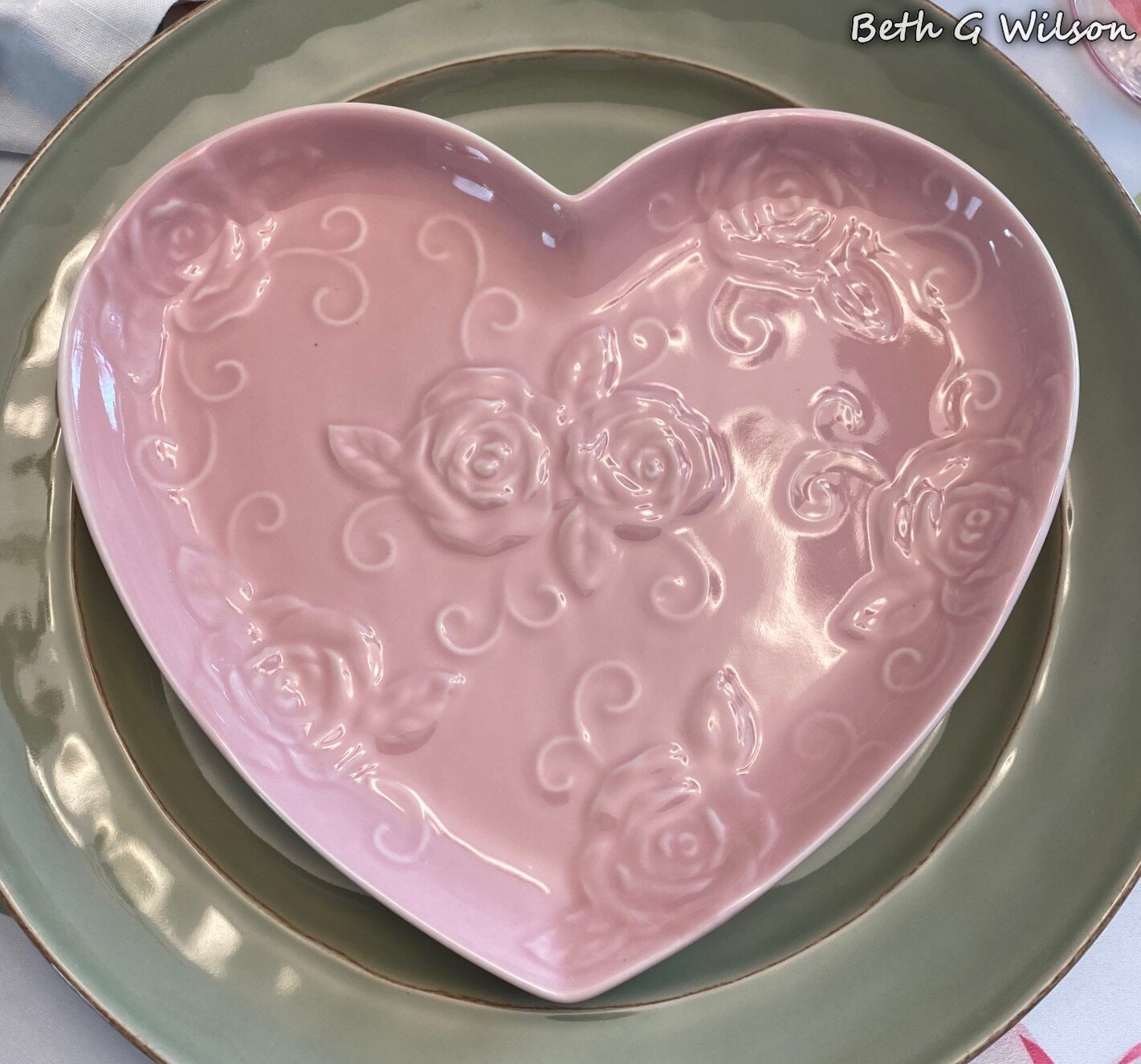 Tea Rose Pink Heart Shaped Plate – Pfaltzgraff