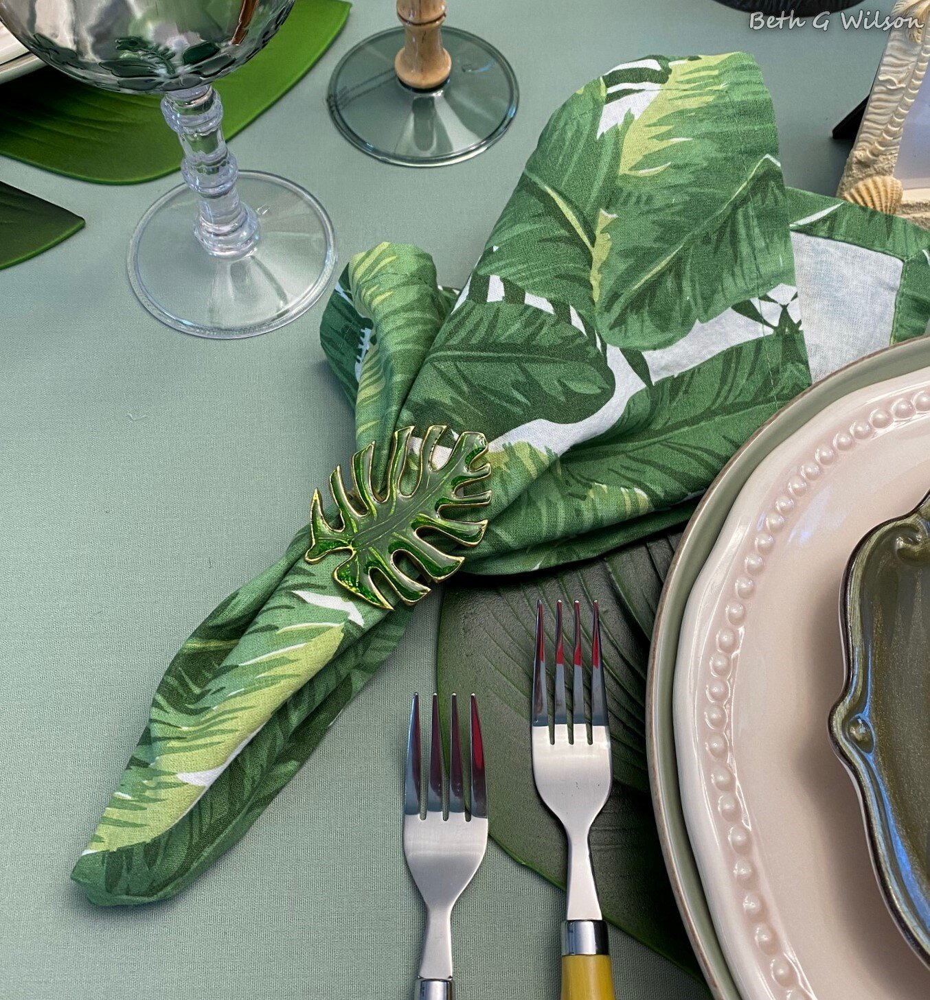 A Palm Trees Tropical Summer Tablescape — Whispers of the Heart