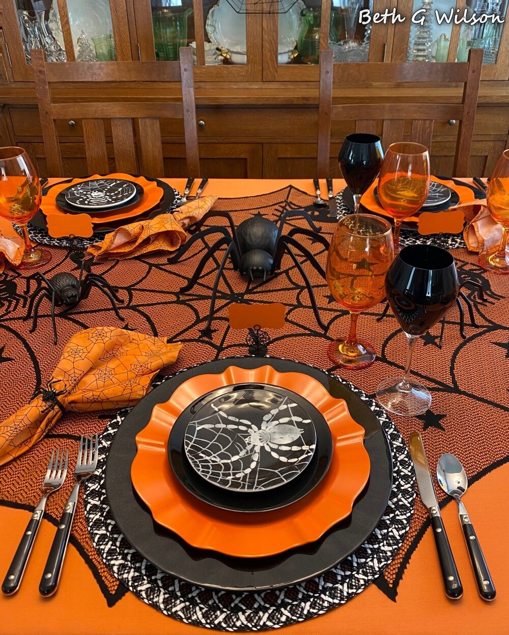 19 Best Halloween Table Settings - Sparkling Boy Ideas