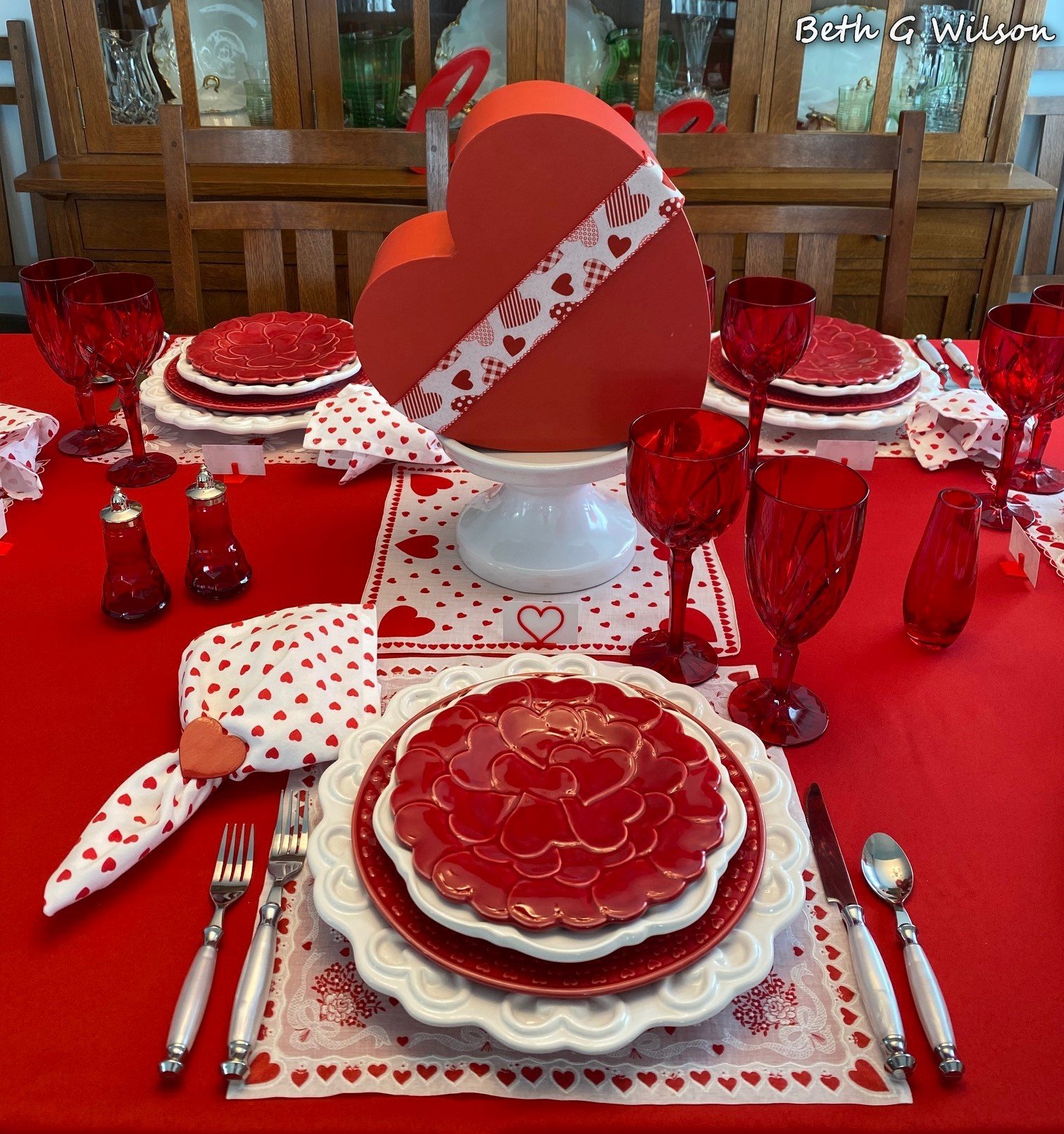 Valentines Day Table Runner , Love Table Runner Decorations, Valentine Day Table Decorations,Valentines Day Tablecloth Decor, Love Table Cover