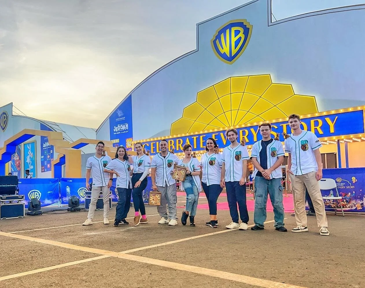 Exactly one week left of this contract!
Ruh Roh! Time does really fly 
.
.
.
#jeddahseason #scoobydooh #warnerbrothers #jeddah  #saudiarabia #actorslife