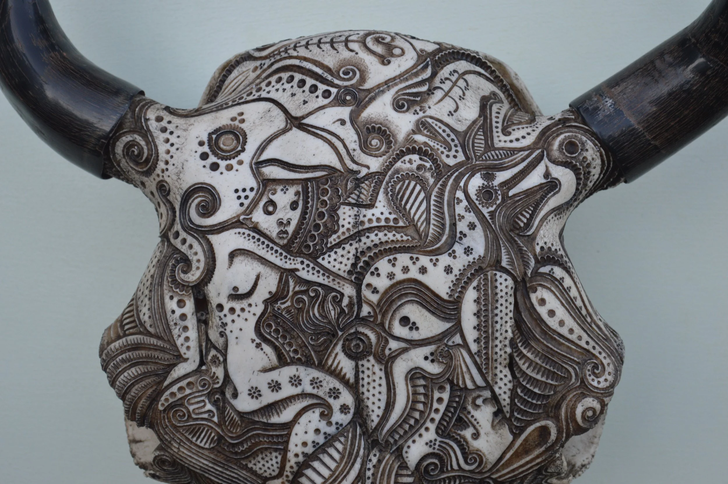 Bone-carving-Jason-borders-antler.JPG