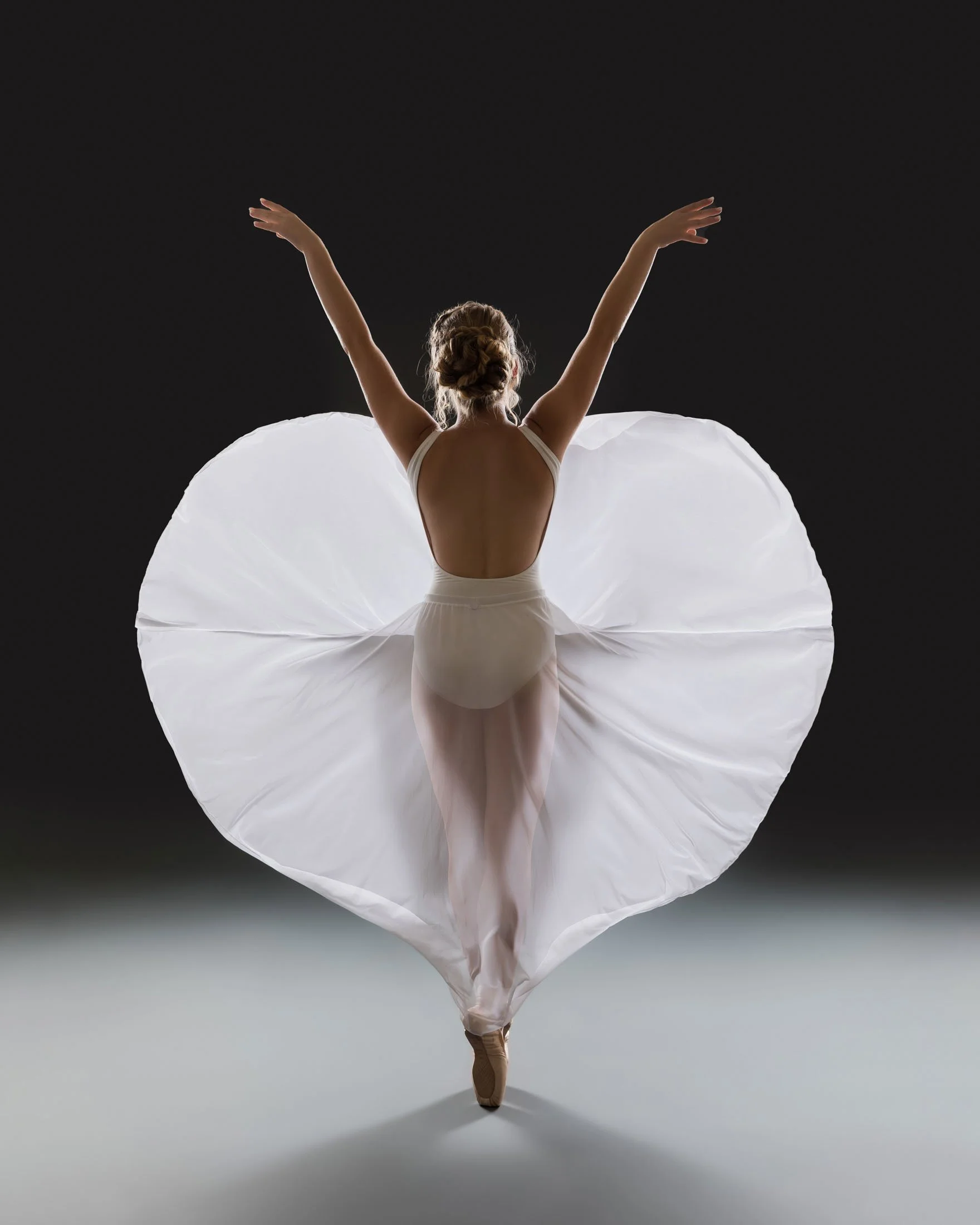 Contemporary dancer movement at eastern Pennsylvania photoshoot