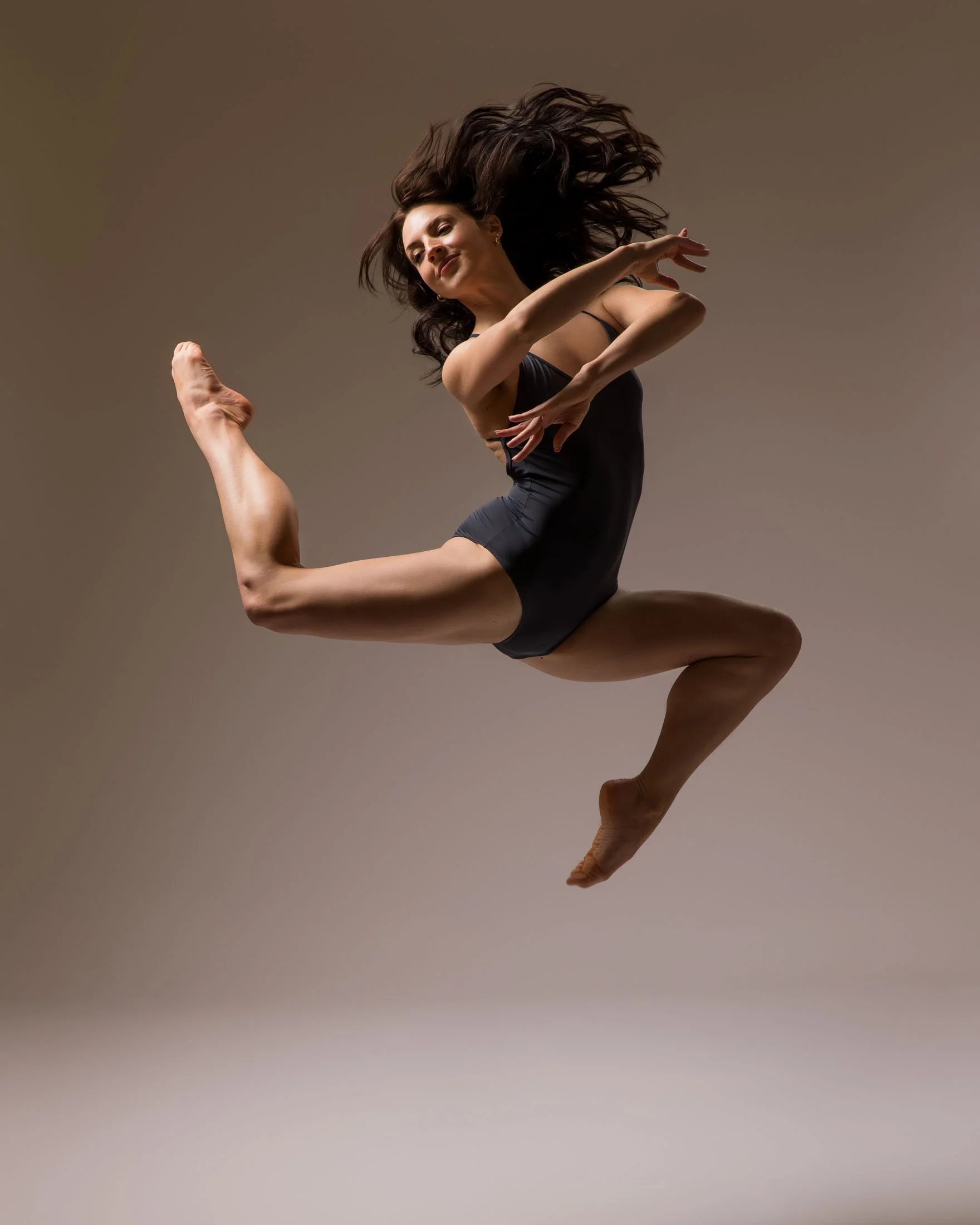 Contemporary dancer at photo session in Philadelphia suburbs