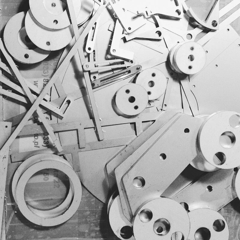  set of stainless steel pieces [laser cut]// części ze stali nierdzewnej wycięte laserem 