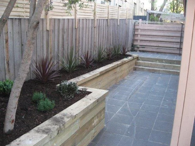 Elphin Gve 1-31 Hawthorn YardSidejpg.jpg