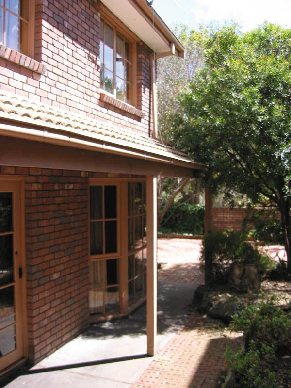 1-31 Elphin Gve side ext.jpg
