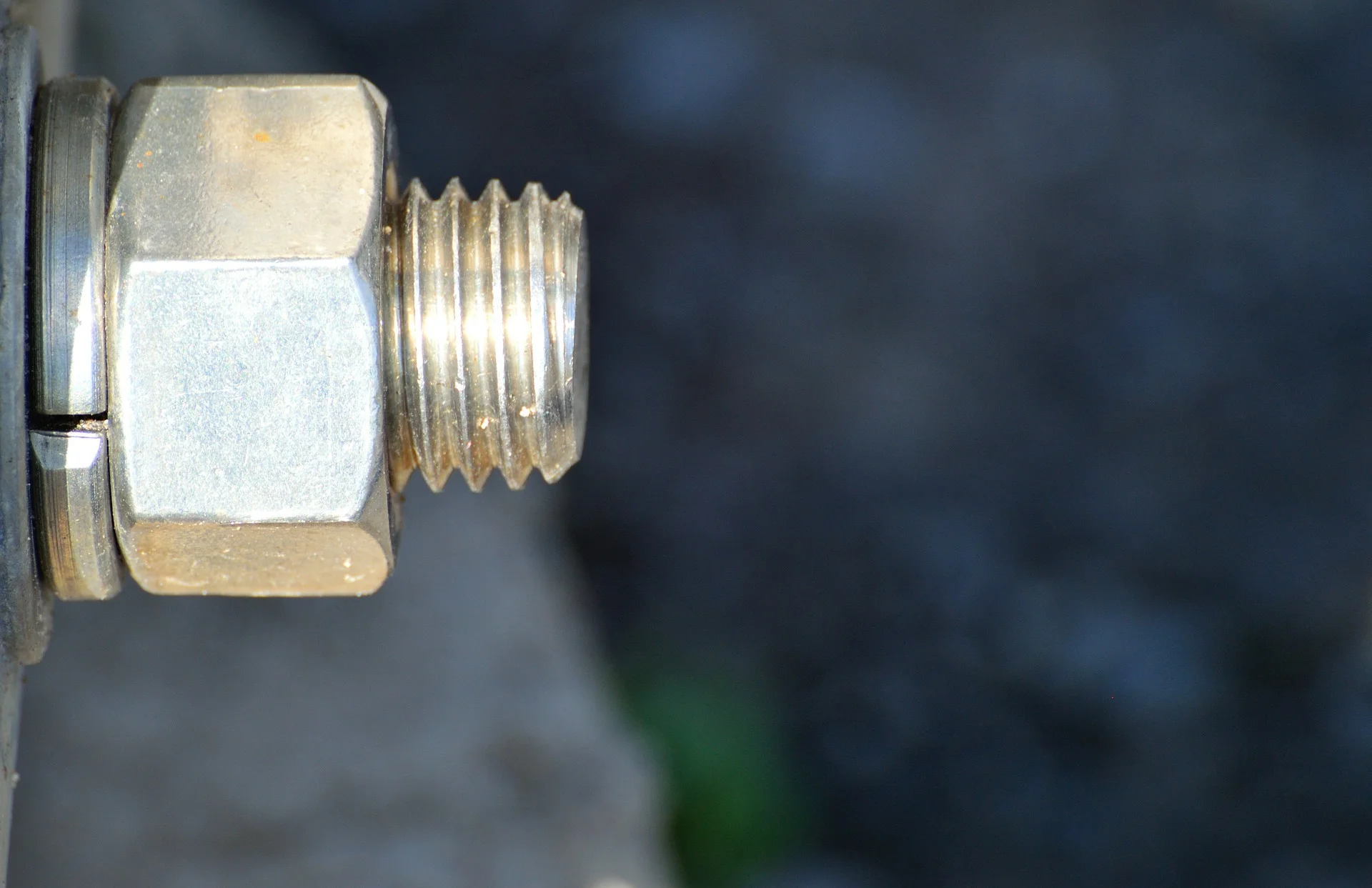 bolt-362317_1920.jpg