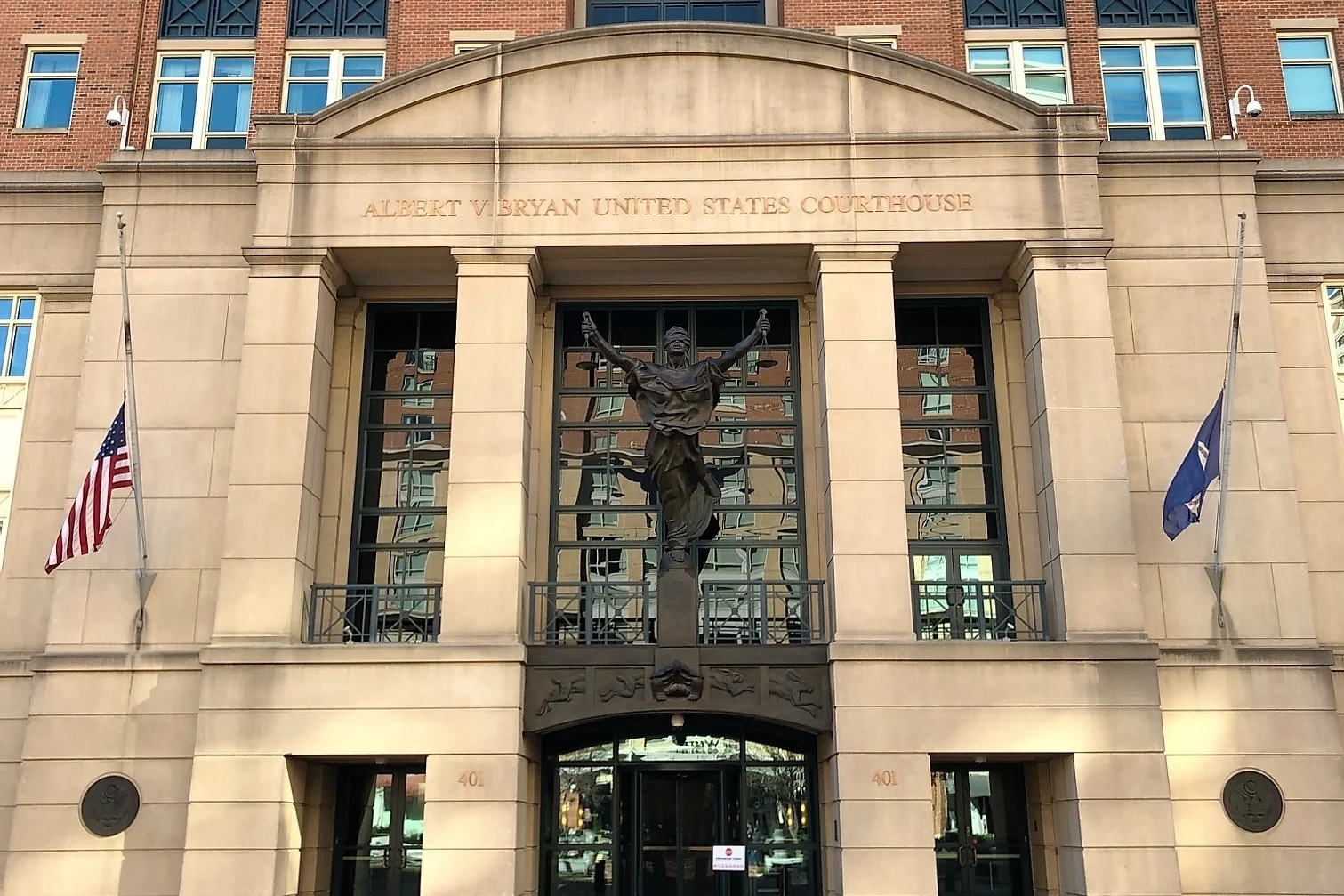 Albert V. Bryan Courthouse.jpg