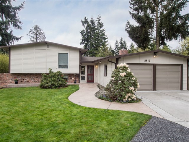 2610 82nd Ave NE Medina | $1,000,000