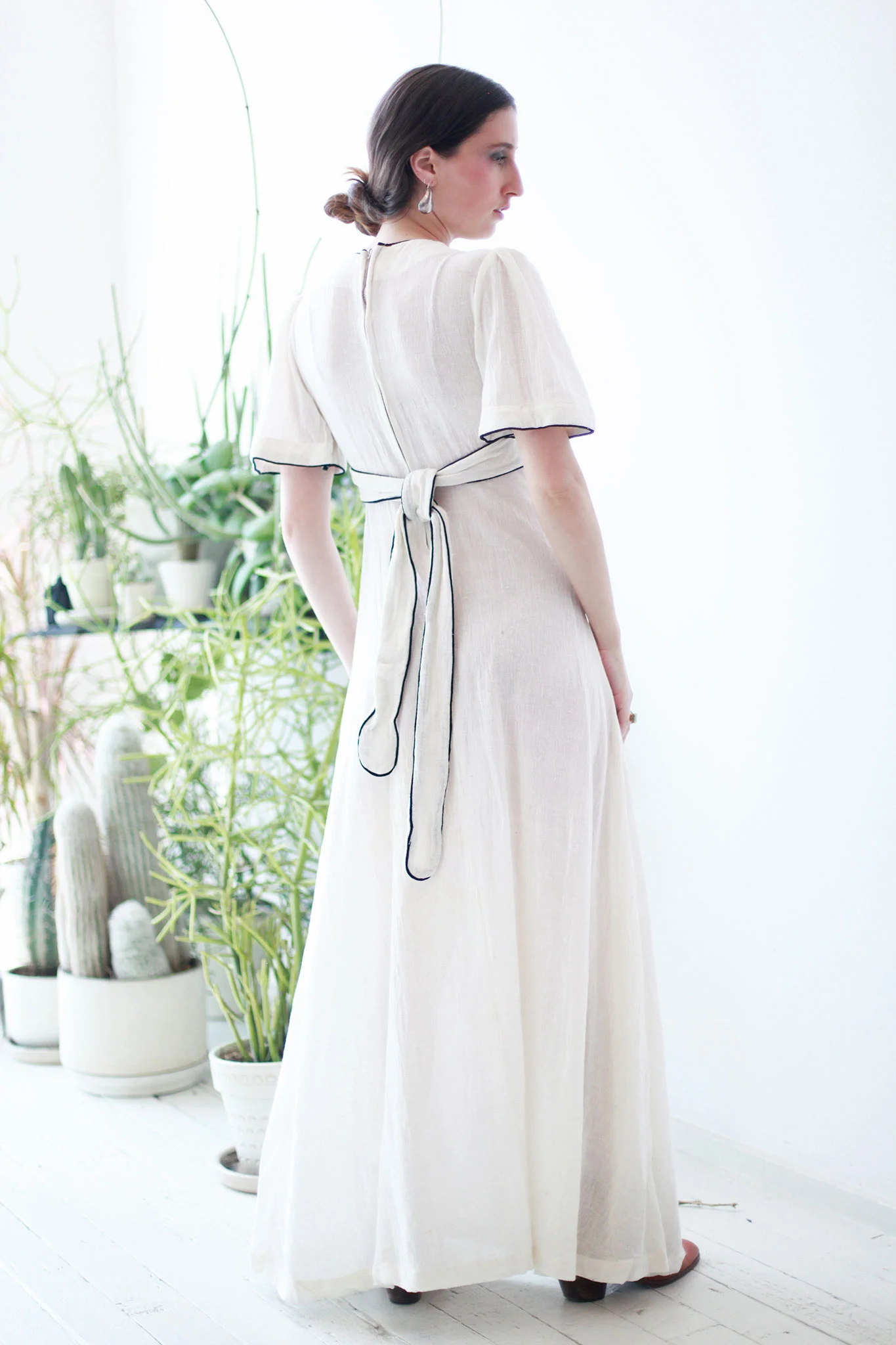 longwhite4.jpg