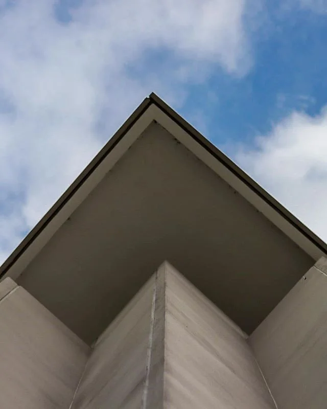 Clouds make a great background 😍
.
.
.
#cloudstagram #cloudycali #bluesky #skyporn #photography #ig_capture #ig_color #ig_fotogramers #architecturephotography #architecture #calstatela #jfklibrary #symmetry #photographerlife #photographersofig #free