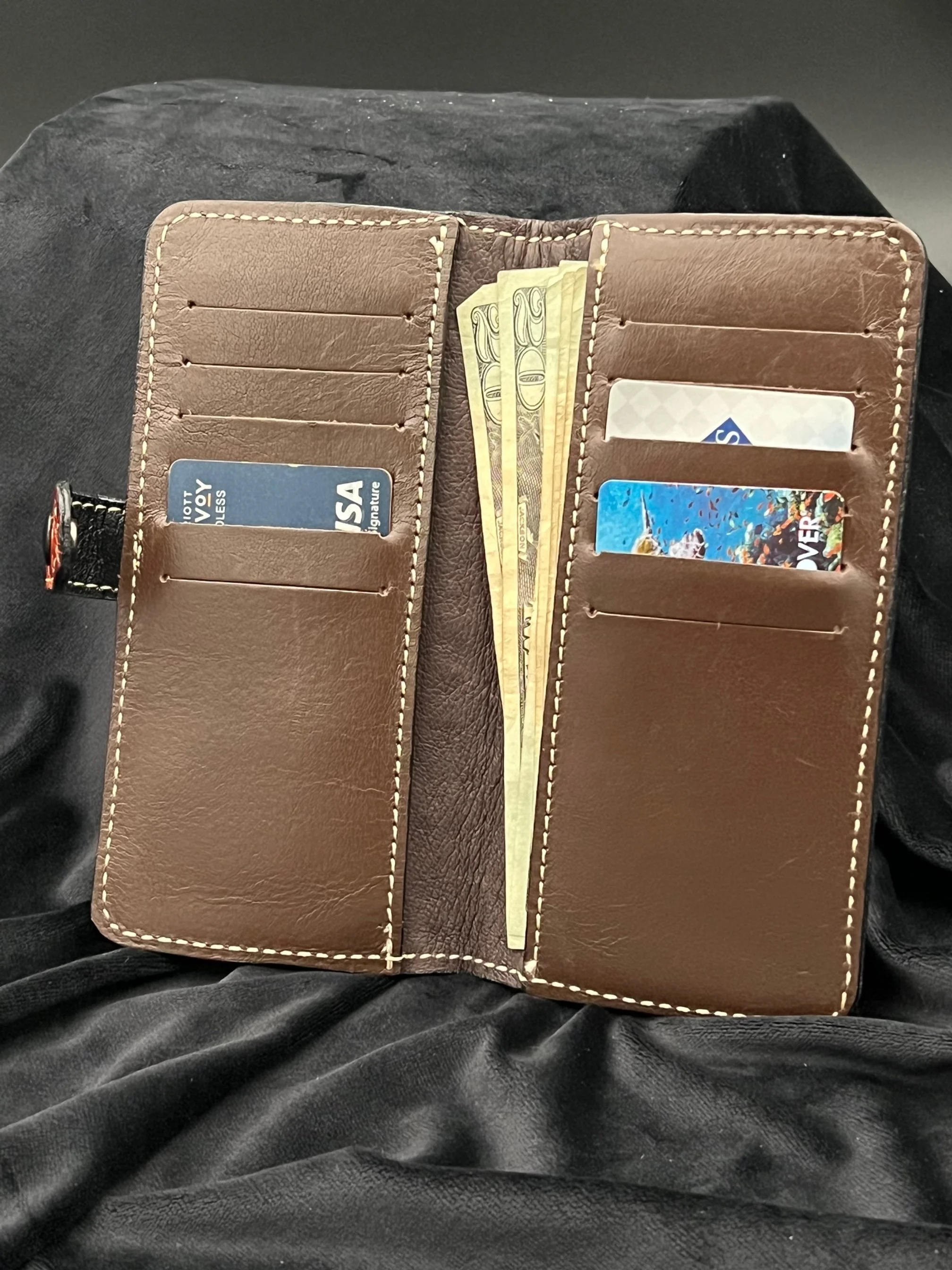 alligator wallet inside.jpg