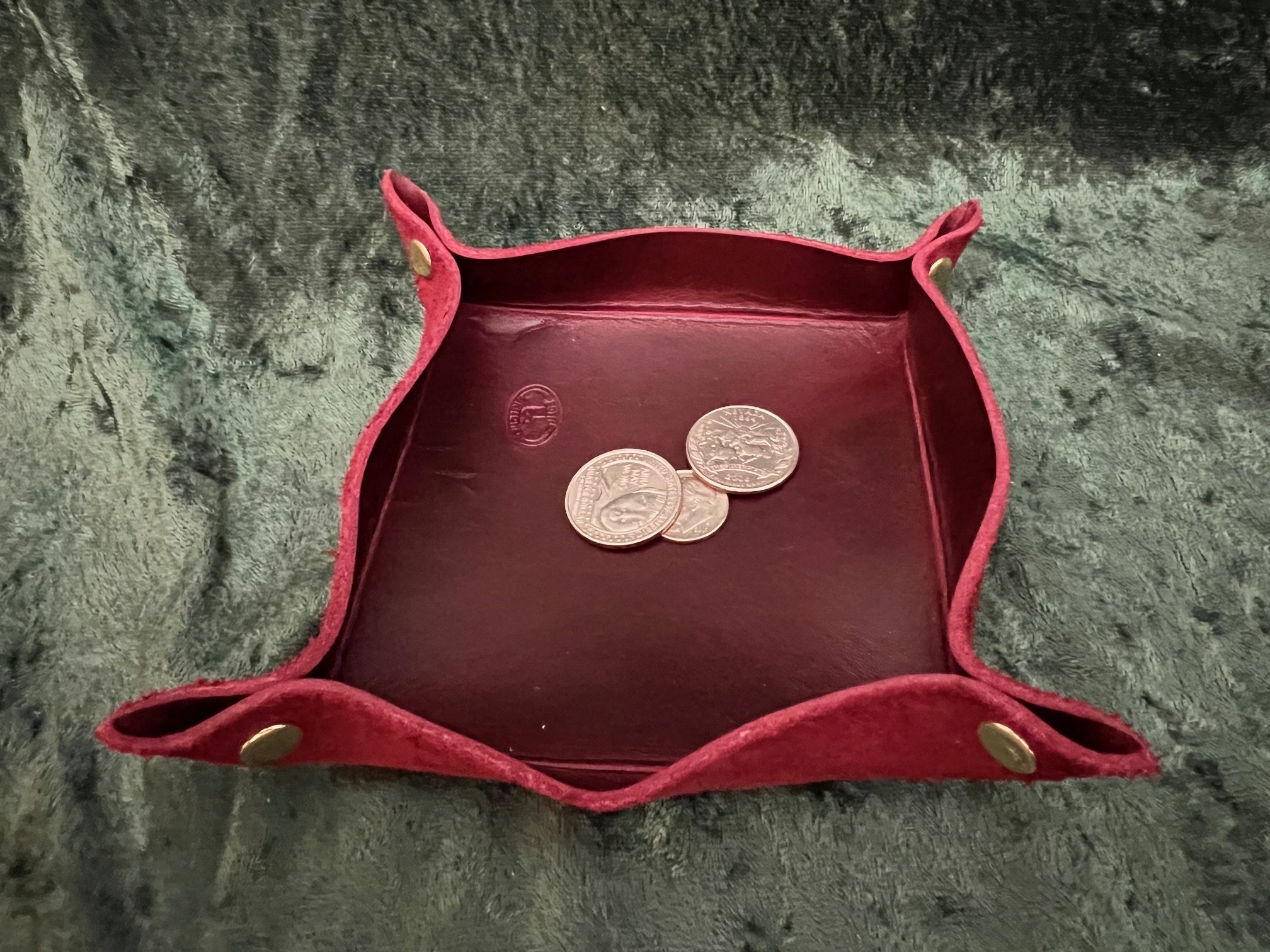 tray rivets red 5x5.jpg