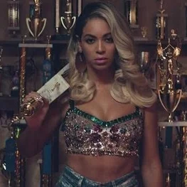 Beyoncé - Pretty Hurts 