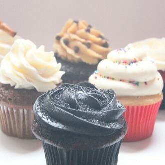 fAHION SWWET CUPCAKES.jpg