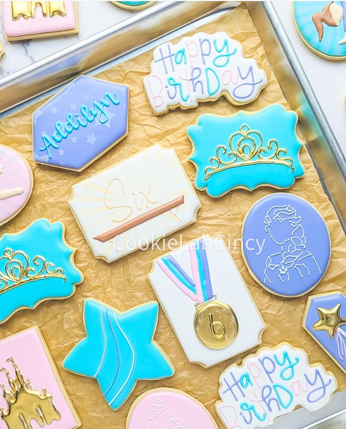 How about some sweet treats made just for you? Indulge in these personalized cookies from Cookie Lab Cincy🍪🎉 

#SweetAndUnique #TreatYourself #westsidebestside #shoplocalcincinnati