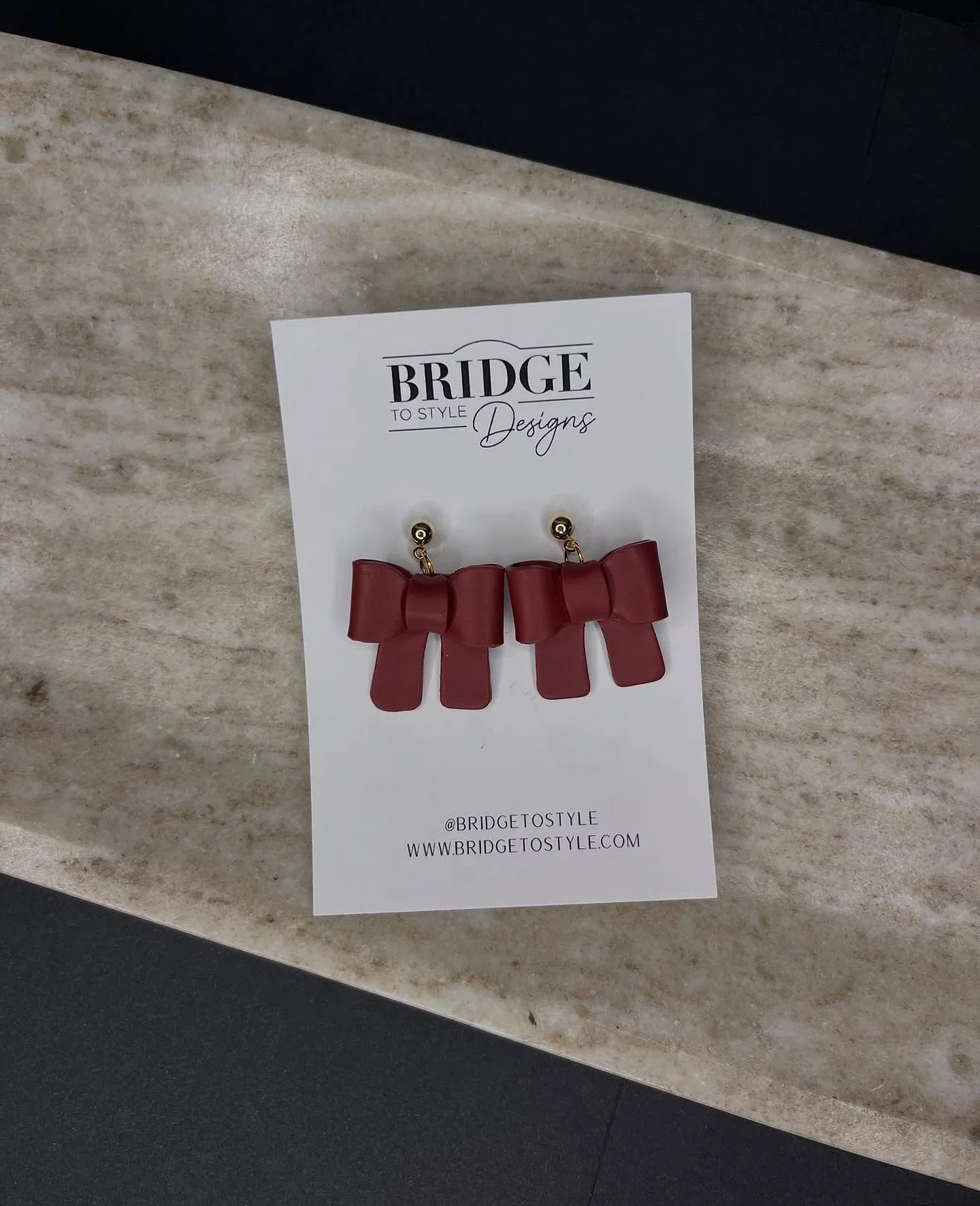 ✨ Say hello to @bridgetostyle a handmade clay artist offering one-of-a-kind earrings, wine charms, and unique giftable goods!

Known for bold colors, detailed designs, and creative charm, she&rsquo;s bringing a fresh mix of ornaments, bookmarks, gift