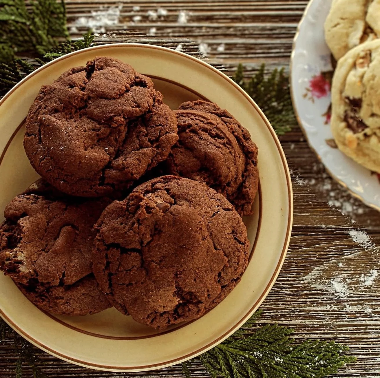 🧁🍪 Say hello to @likemomsonlyvegan &mdash; a family-owned vegan bakery bringing delicious, moist baked goods without any animal products! 

During the fall, LMOV celebrates &ldquo;Cookie Season&rdquo; &mdash; the perfect sweet treat to pair with a 