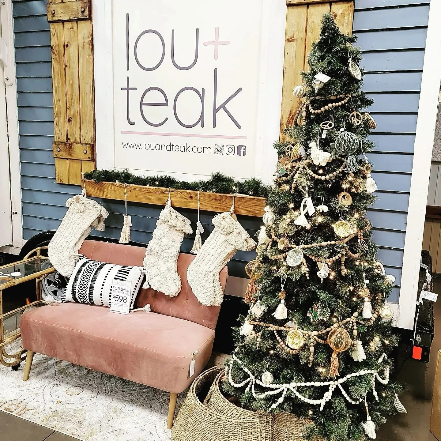 🏡🚚✨ Say hello to @louandteak &mdash; a food truck bringing unique home goods and more to the Westside Holiday Market! 

&ldquo;Westside Market is one of their best markets of the year &mdash; even bigger than all-weekend shows! It gives them amazin