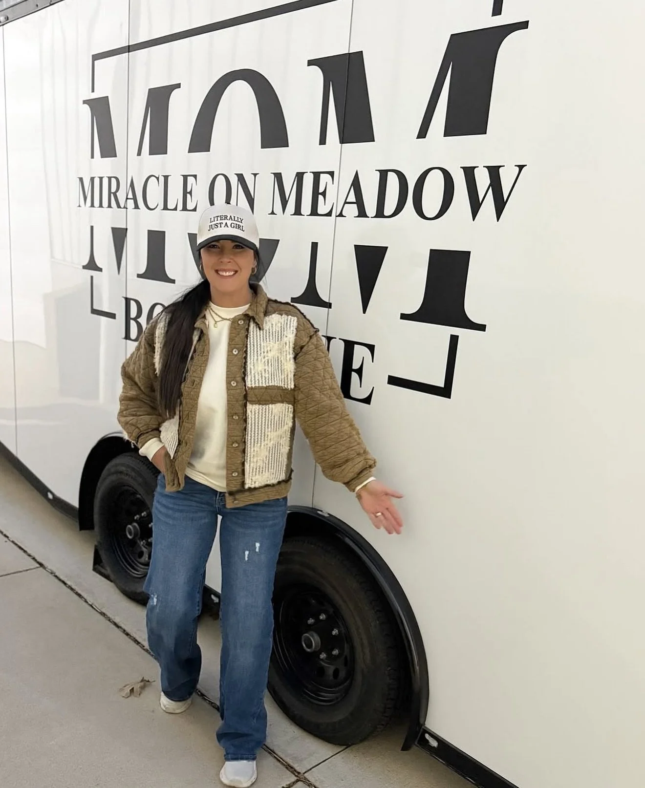 🎄🎁 Say hello to @miracleonmeadowboutique &mdash; bringing holiday cheer and gifts for everyone to the West Side Holiday Market! 

They absolutely loved participating last year and proudly donate a portion of every sale to the Ronald McDonald House 