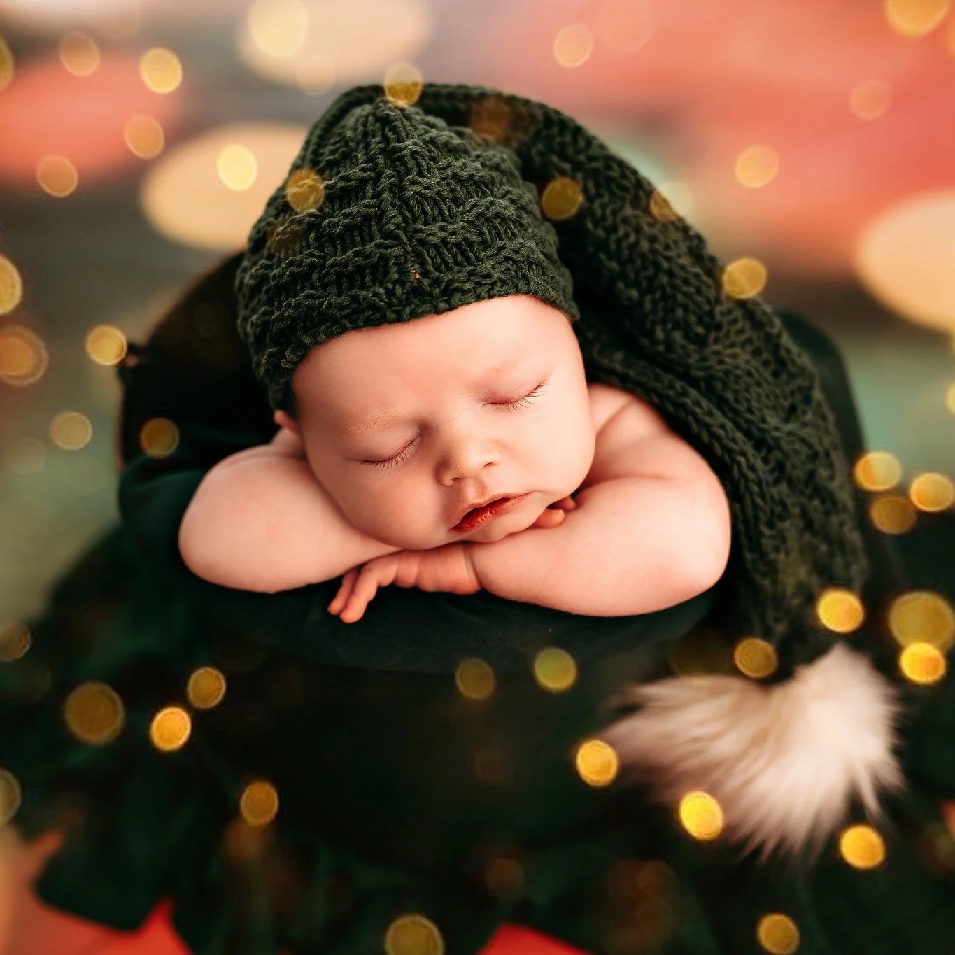 🎄Only Two more sleeps until Christmas!🎄

#newborn #christmasnewborn #dubuqueiowa #iowaphotographer #iowanewbornphotographer #seymourflashphotography #christmastheme