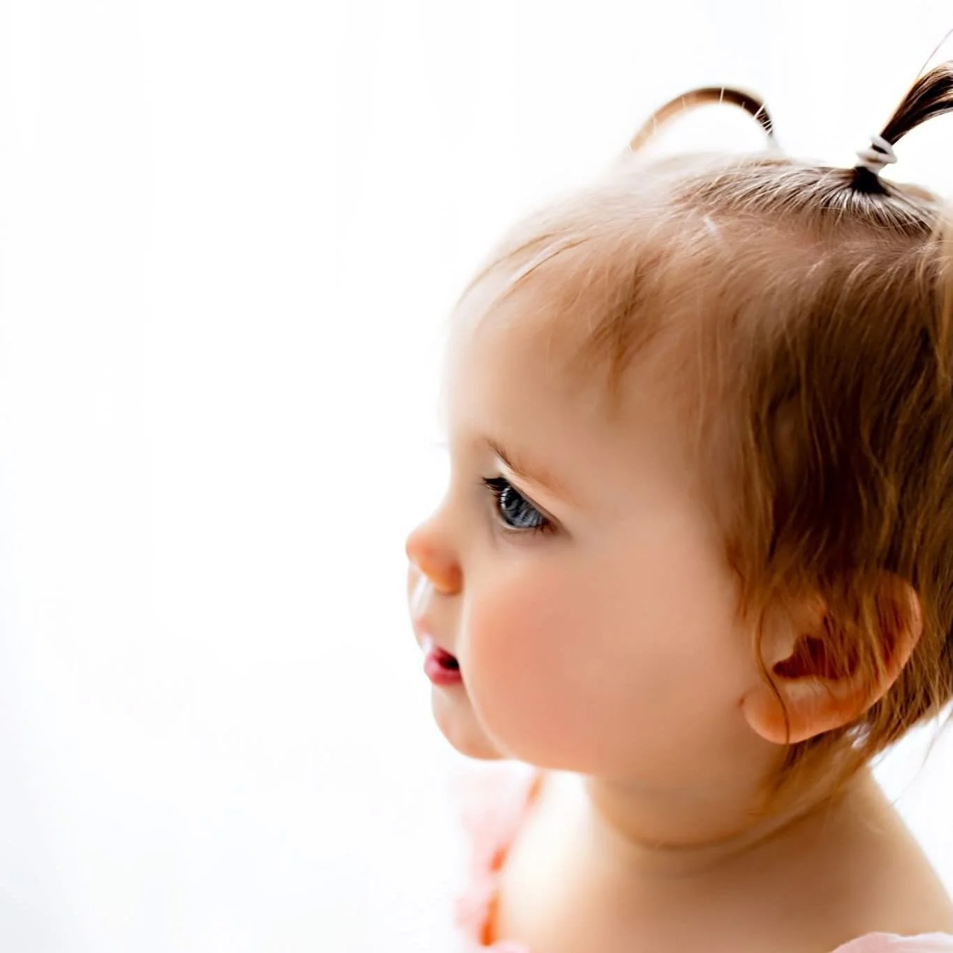 Miss Rory, such a sweetie! ☀️✨ #oneyearphotos #milestone #dubuqueiowa #iowaphotographer #seymourflashphotography
