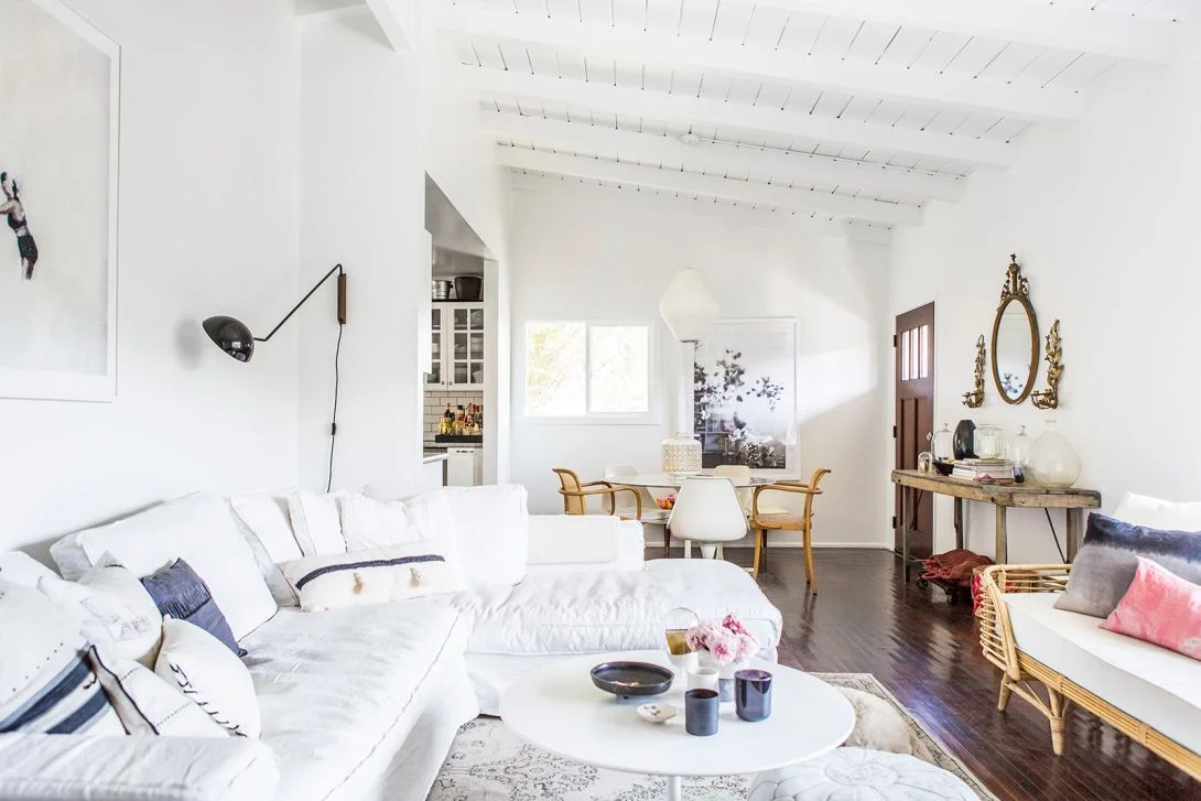 The Mantis showing off in the living room of blogger Victoria Smith for Refinery29. Photography | Laure Joliet
