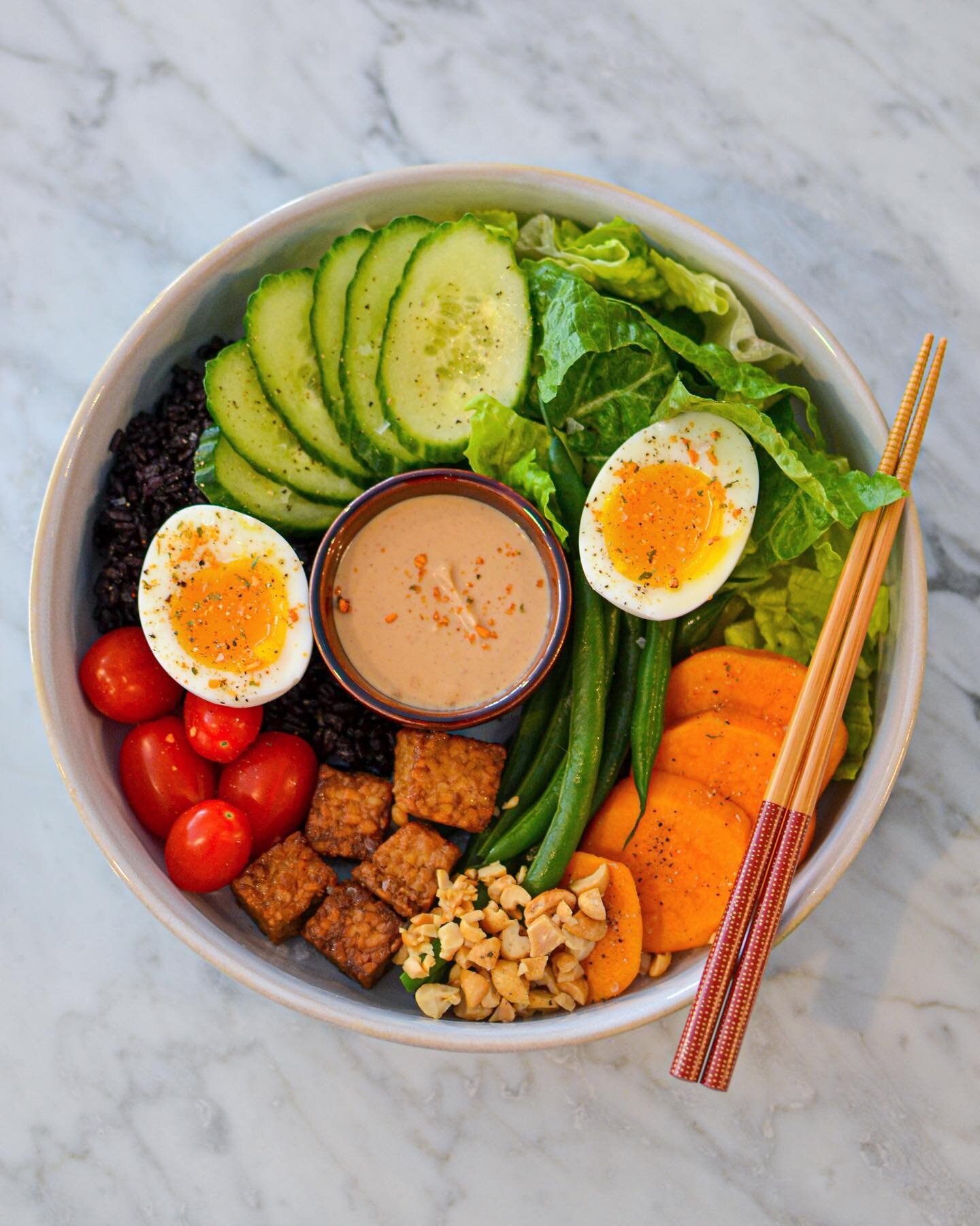 Gado Gado 🥗🇮🇩

This traditional Indonesian mega salad is a mix of raw, blanched, and boiled vegetables with protein (such as egg and tempeh) and served with a delicious spicy peanut sauce. So far, it&rsquo;s a favourite among my customers. 

Here&