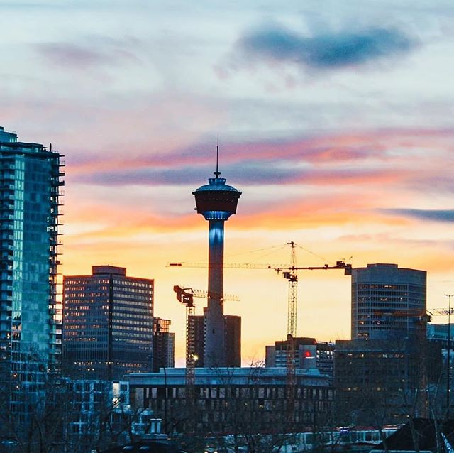 Why do you love about this city? Tell us in comments 👇🏼
Thank you for the beautiful capture @simonpatrickgreenwood 🙏🏼
Best of Calgary is presented with @firstcalgary 💡 #bestofcalgary #becausecalgary #yyclove