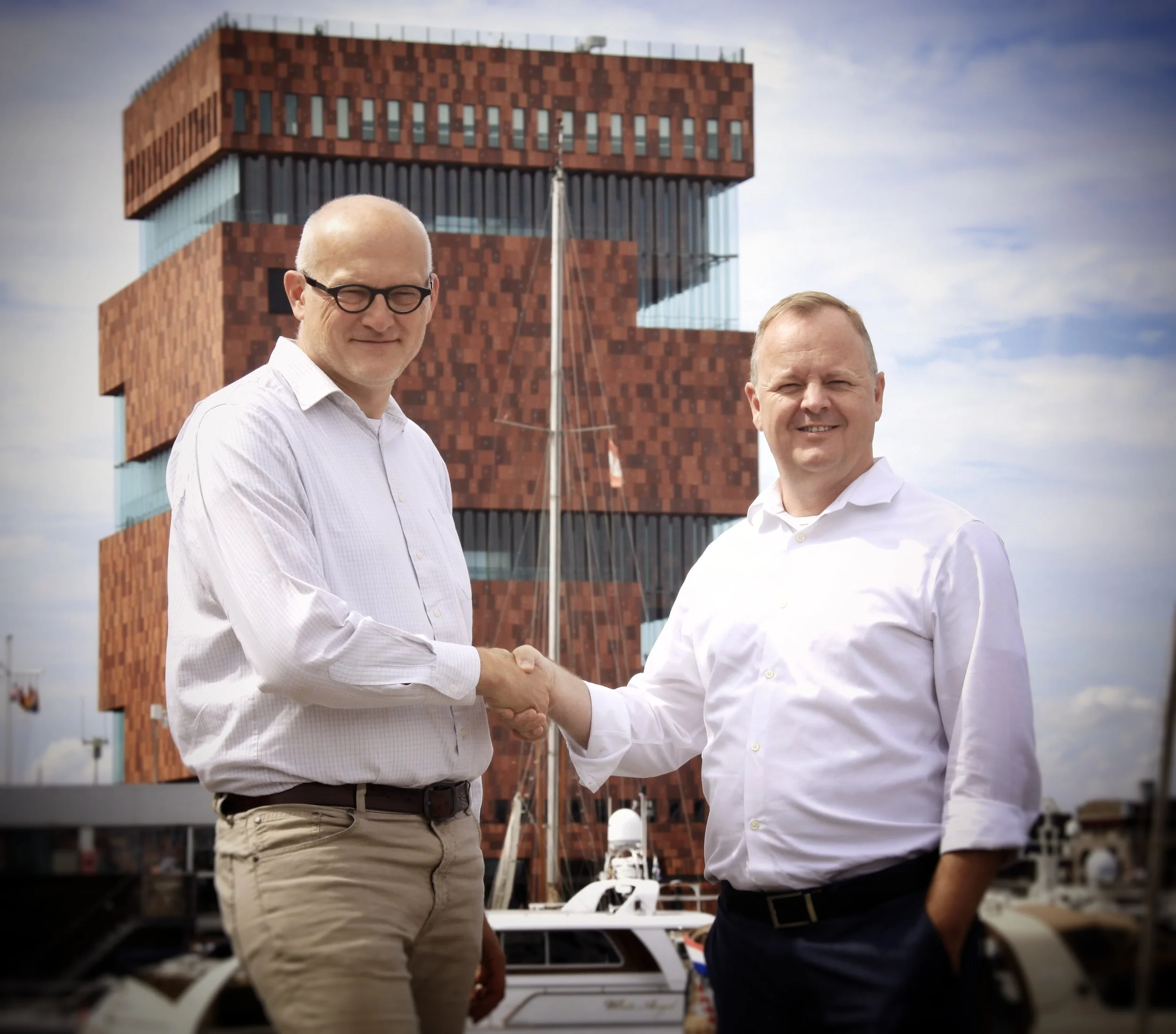 Dataplatform NxtPort en de Antwerpse start-up T-mining slaan de handen in elkaar om onze havens veiliger én efficiënter te maken via blockchain technologie.