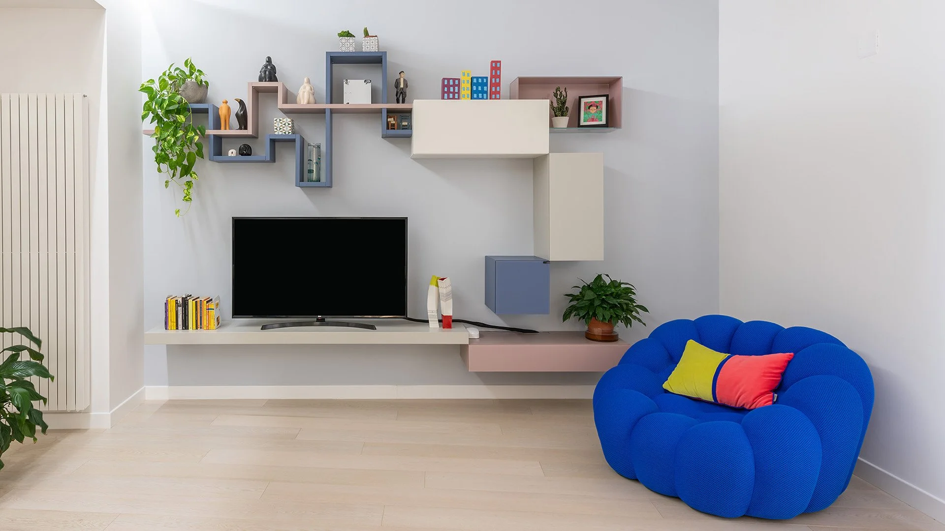  RISTRUTTURAZIONE E RESTYLING COMPLETI CON NUOVA DISTRIBUZIONE PLANIMETRICA DI TUTTA LA CASA. 