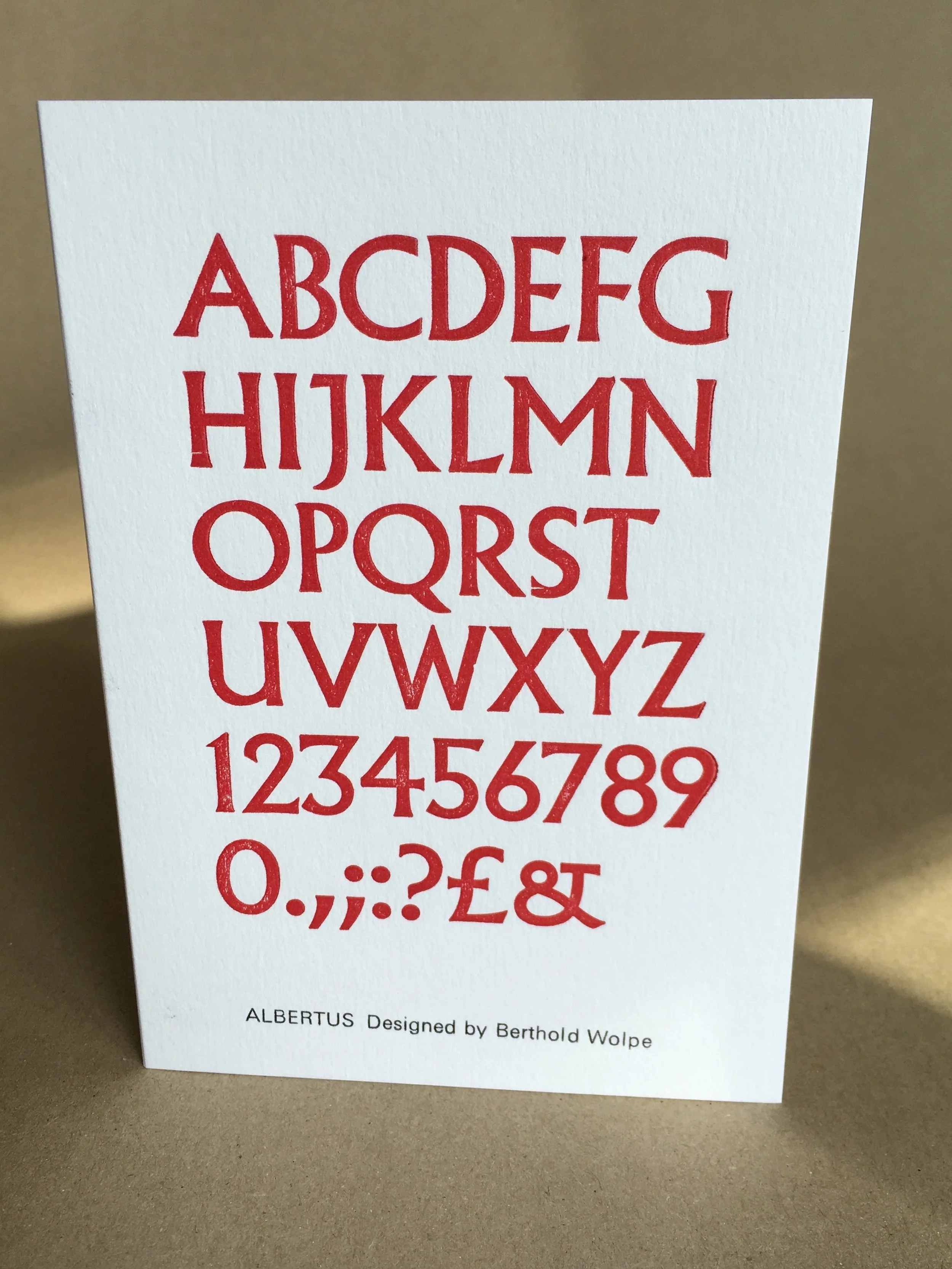 And that ampersand though. Caption in 10/11pt Univers 45, a much under-used typeface, inho.