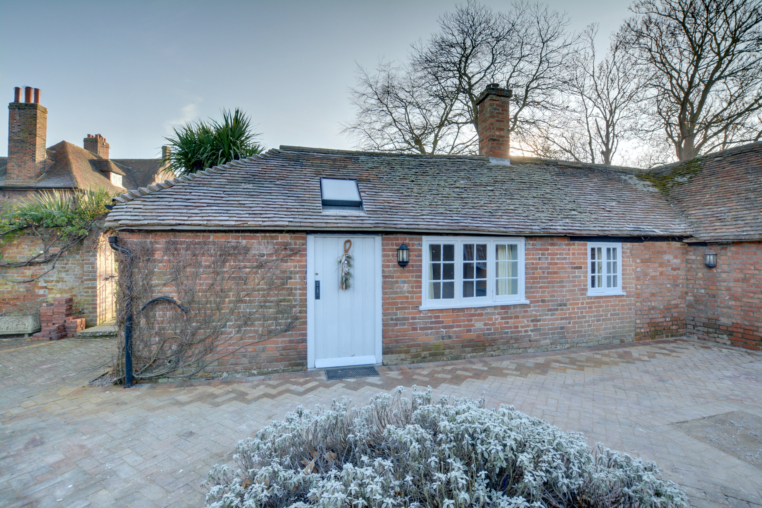 BUMBLEBEE COTTAGE LUXURY ONE.jpg