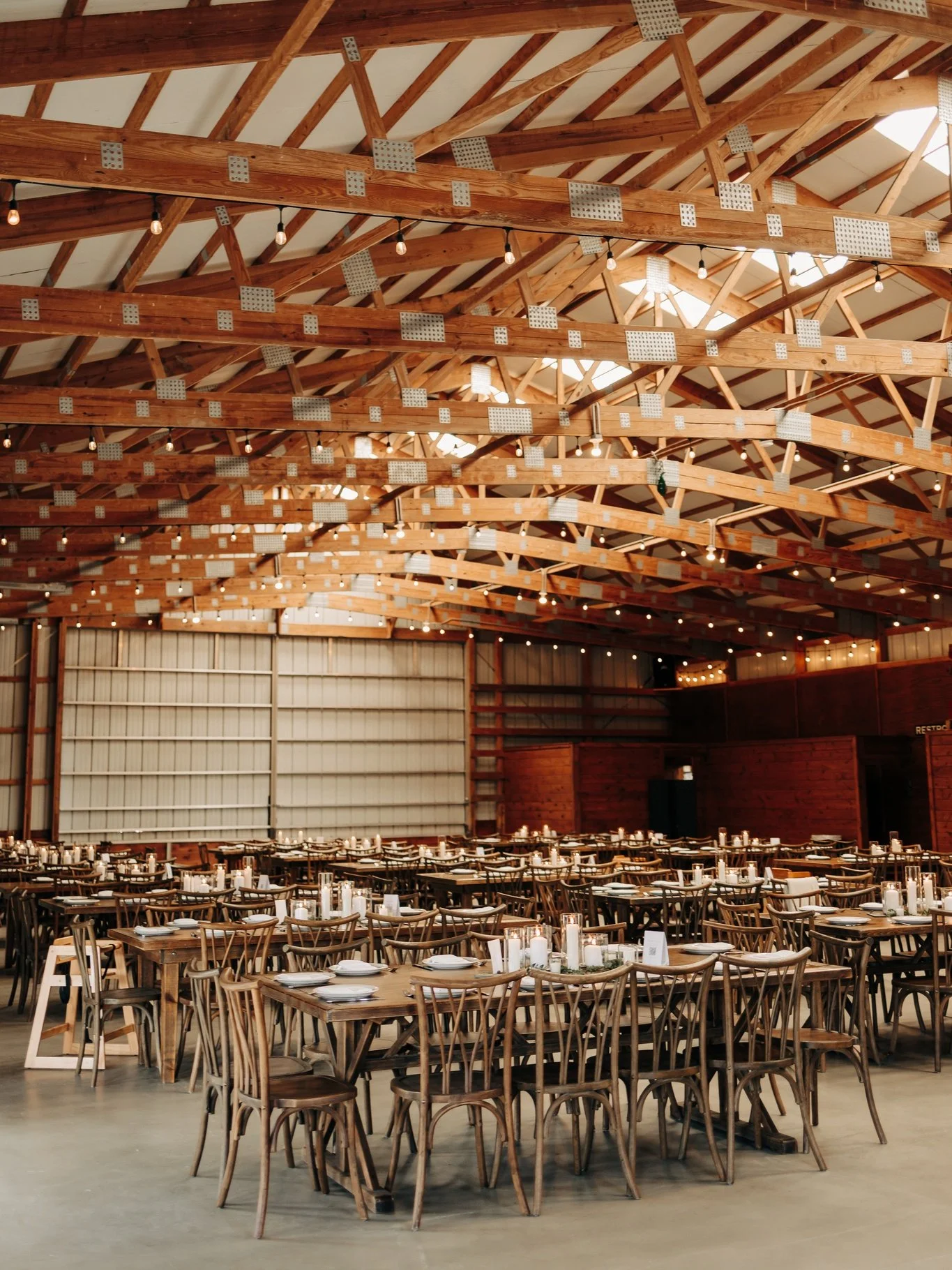 3 things guests ALWAYS notice at events 👏

Flow
If guests feel confused or stuck waiting, they notice immediately.

Atmosphere
Lighting, music, layout, and hospitality completely shape how an event feels.

Attention to detail
The little things matte