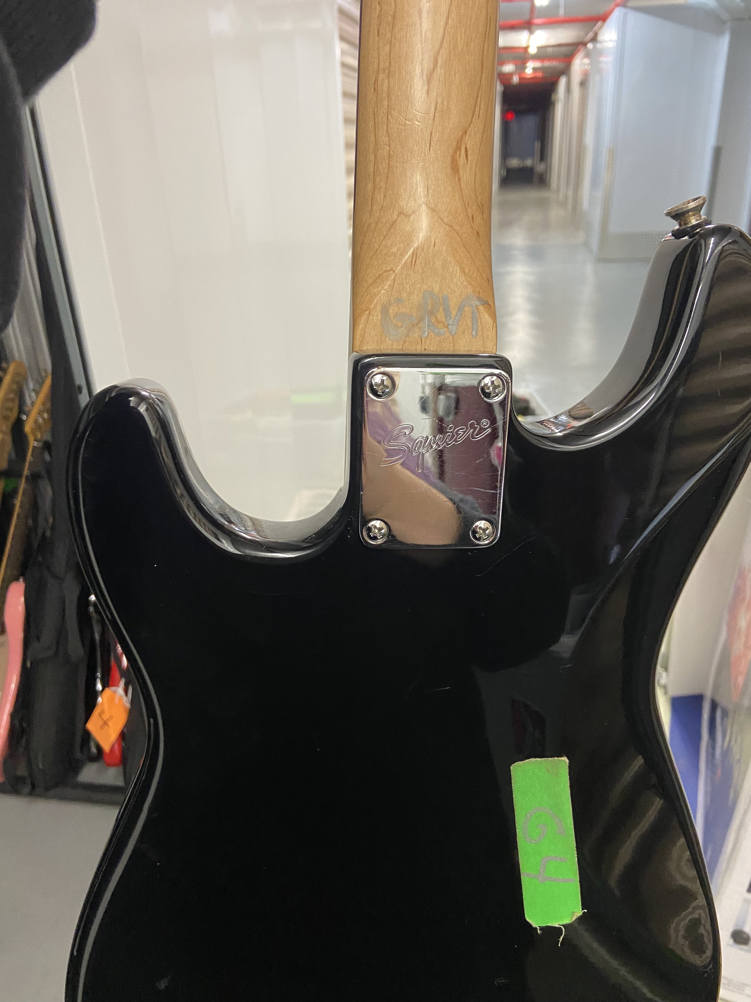 Fender Squier Mini strat (black)(6).jpeg