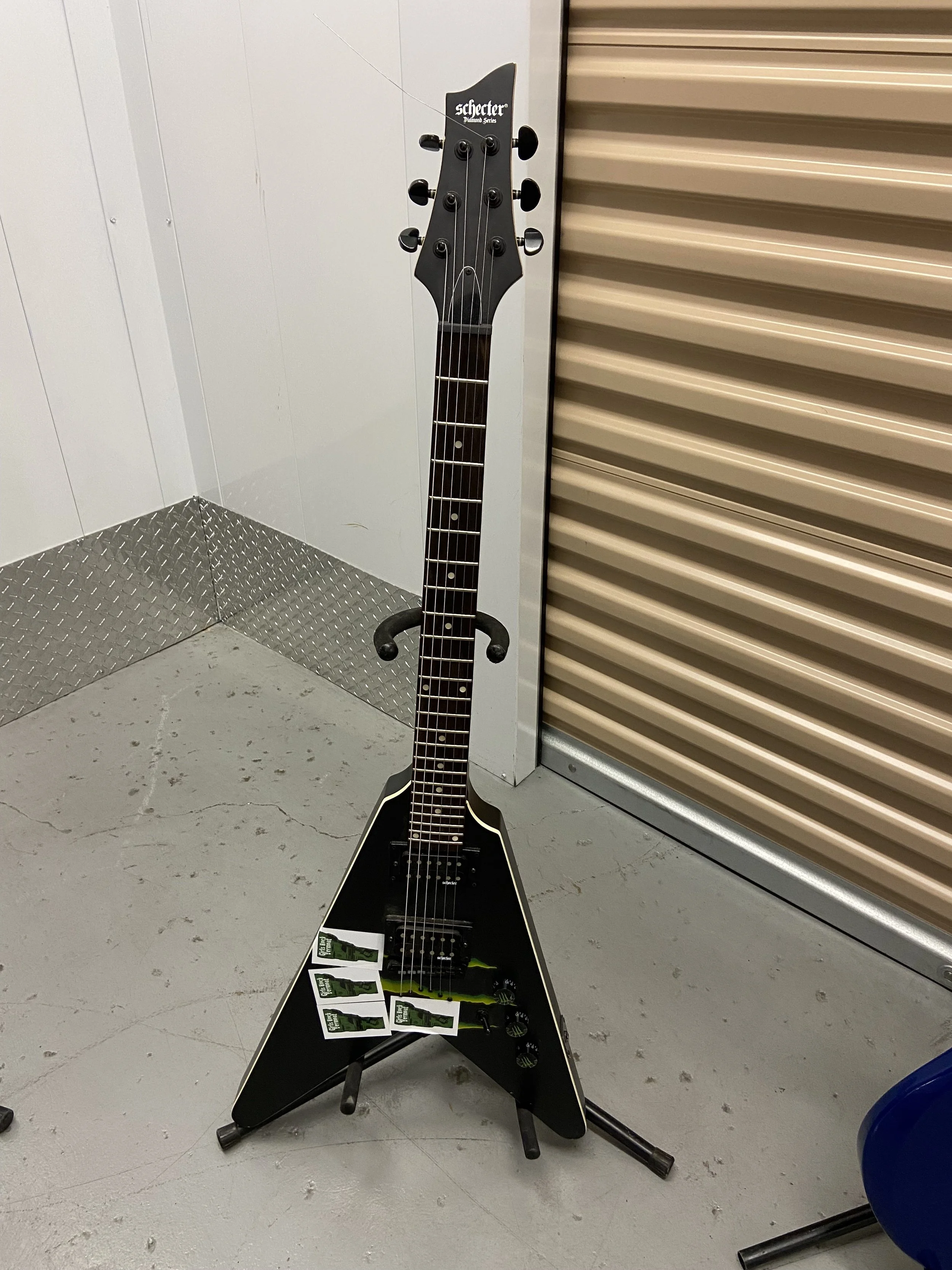 Schecter V.jpeg