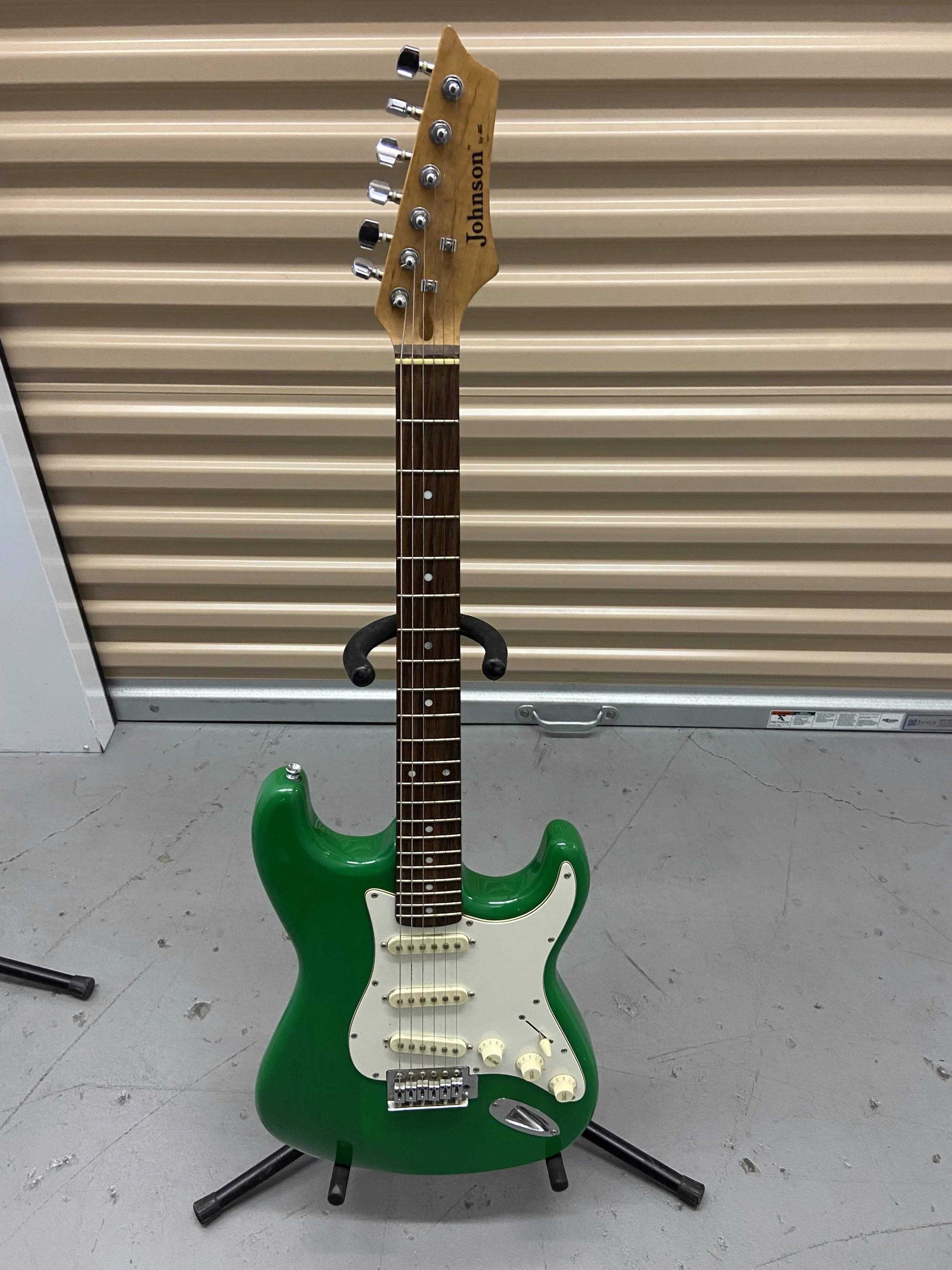 Johnson Strat by Axl(4).jpeg